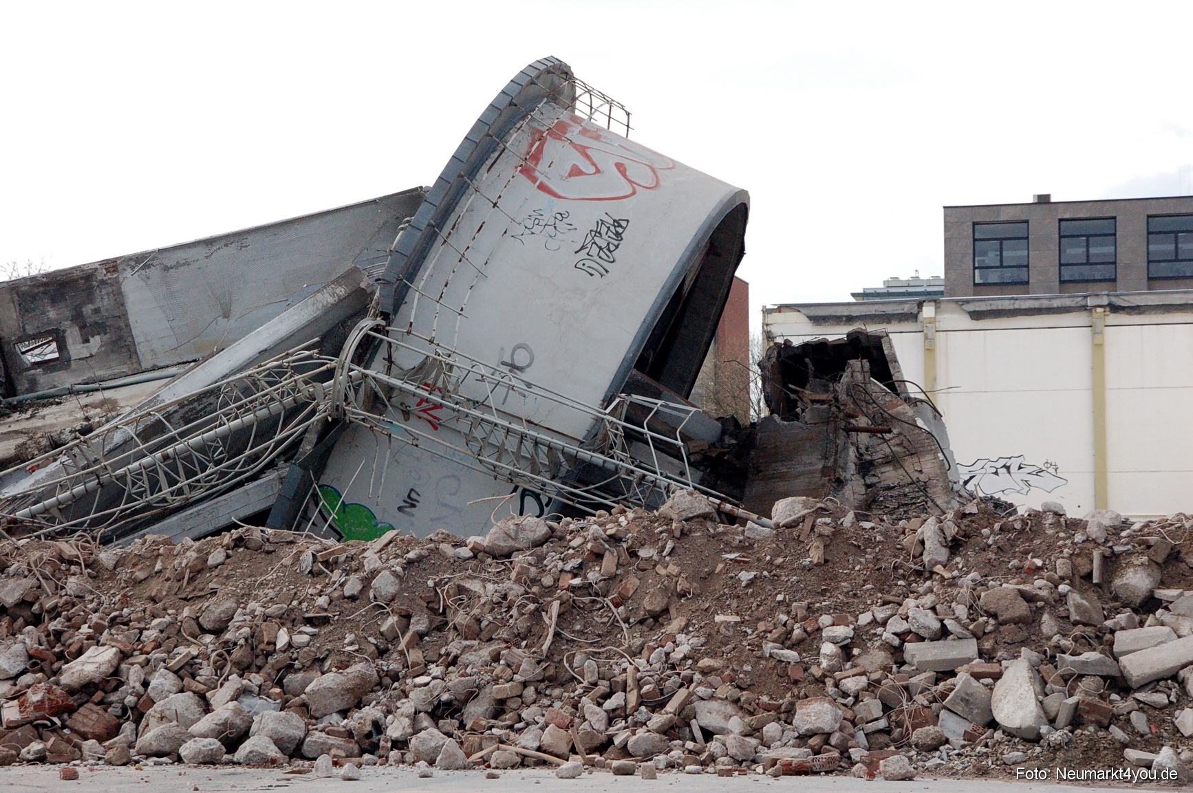 0062 Paladin Turm Sprengung 150308