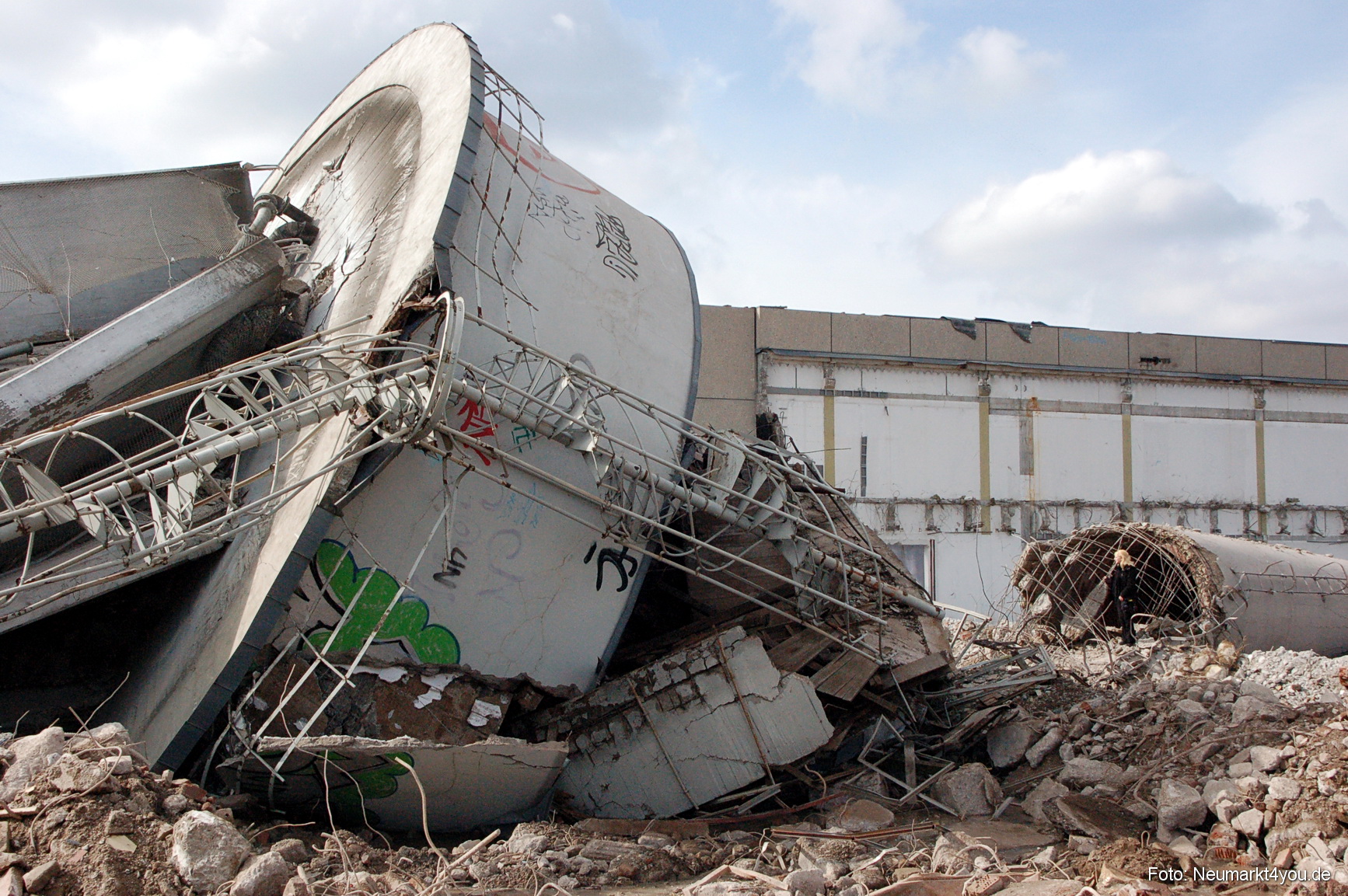 0063 Paladin Turm Sprengung 150308