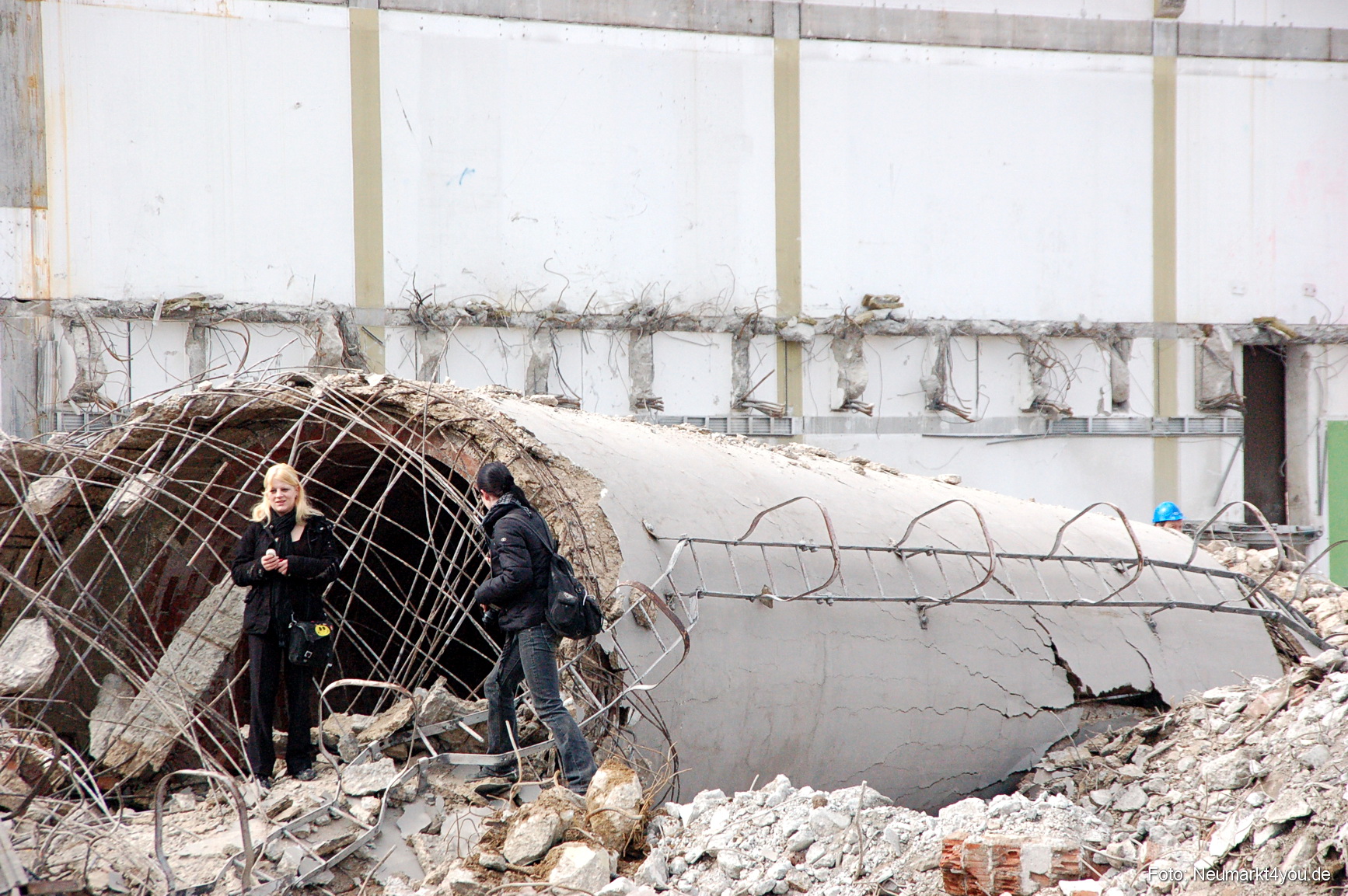 0064 Paladin Turm Sprengung 150308