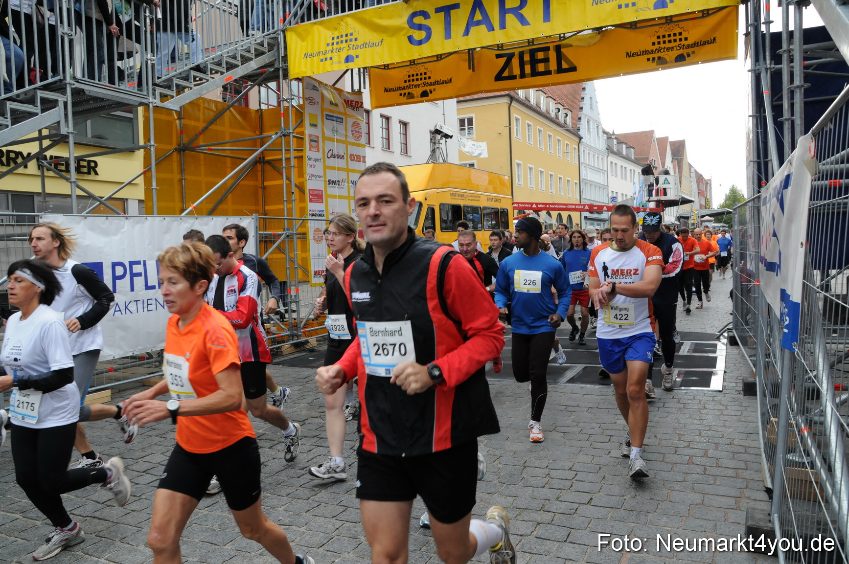0040 Startbereich Stadtlauf Neumarkt 2008