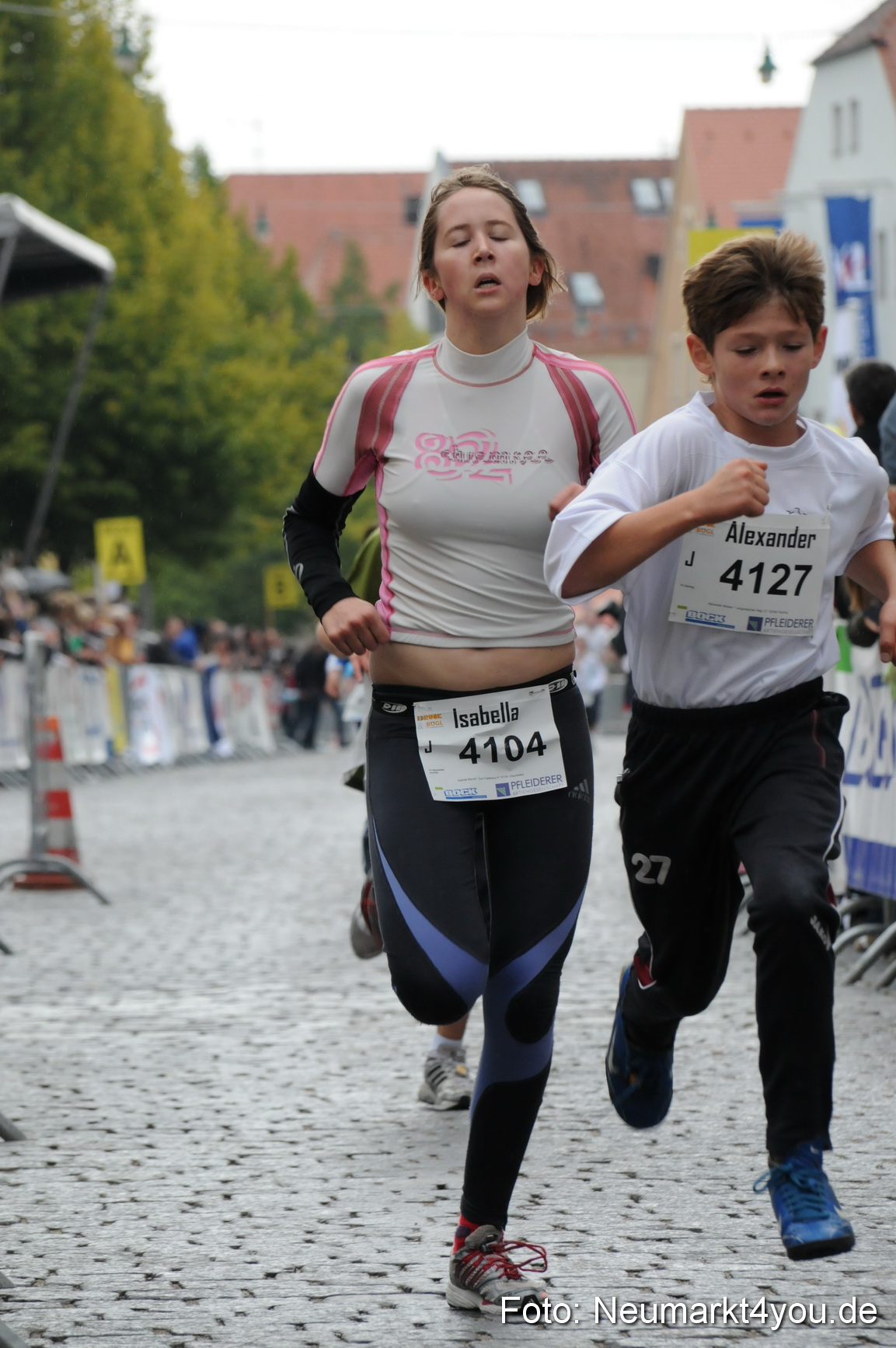 0005 Zieleinlauf Stadtlauf Neumarkt 2008