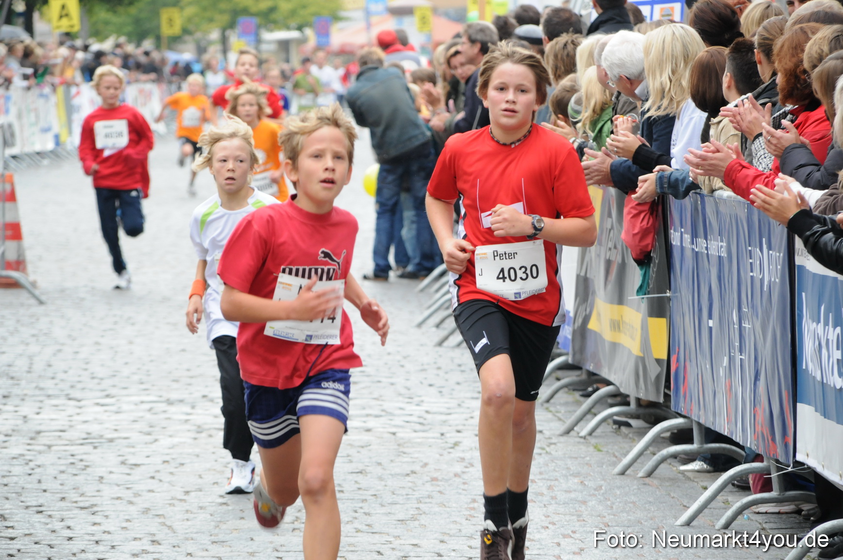 0011 Zieleinlauf Stadtlauf Neumarkt 2008