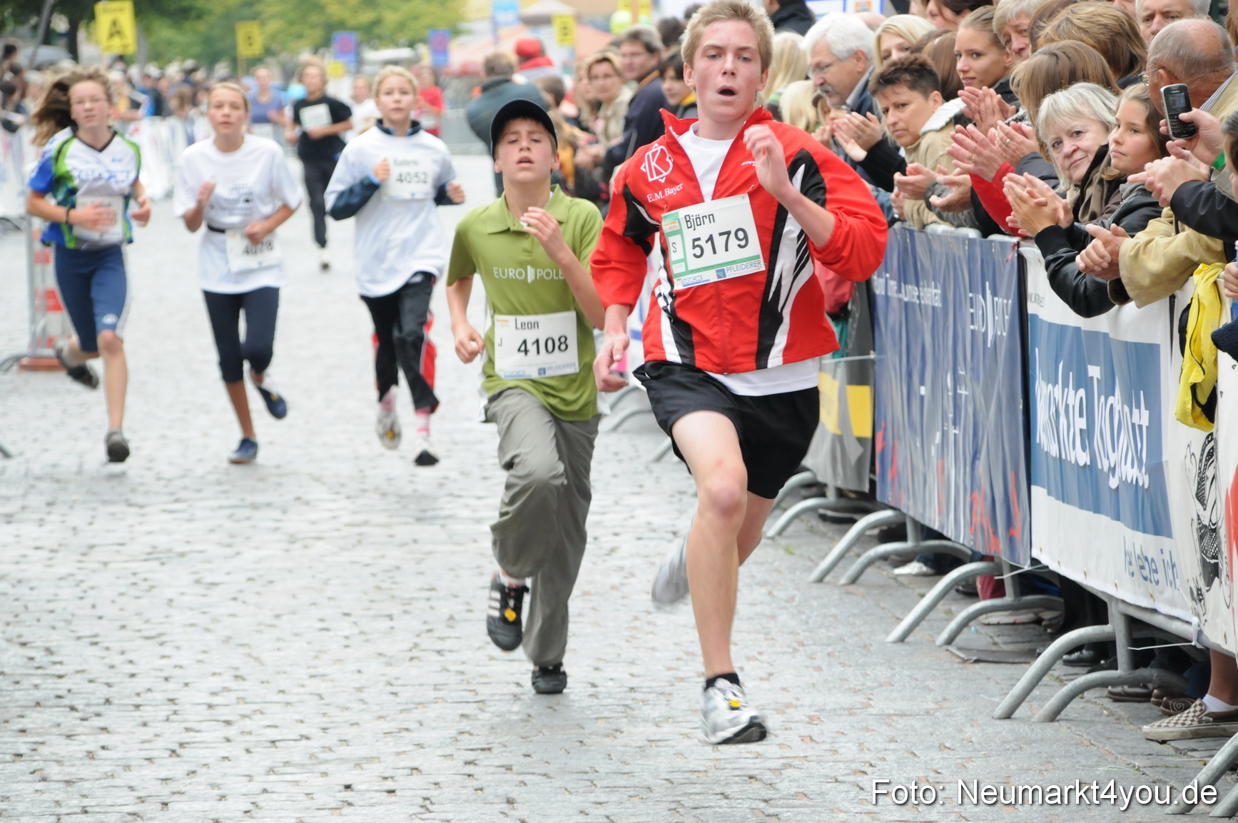 0013 Zieleinlauf Stadtlauf Neumarkt 2008