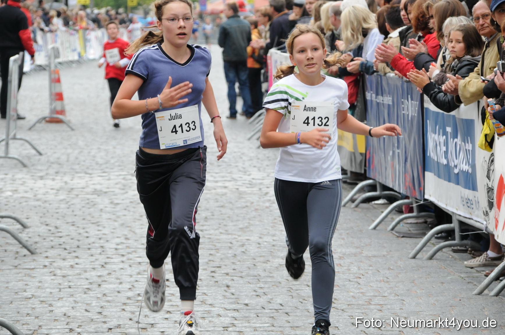 0014 Zieleinlauf Stadtlauf Neumarkt 2008