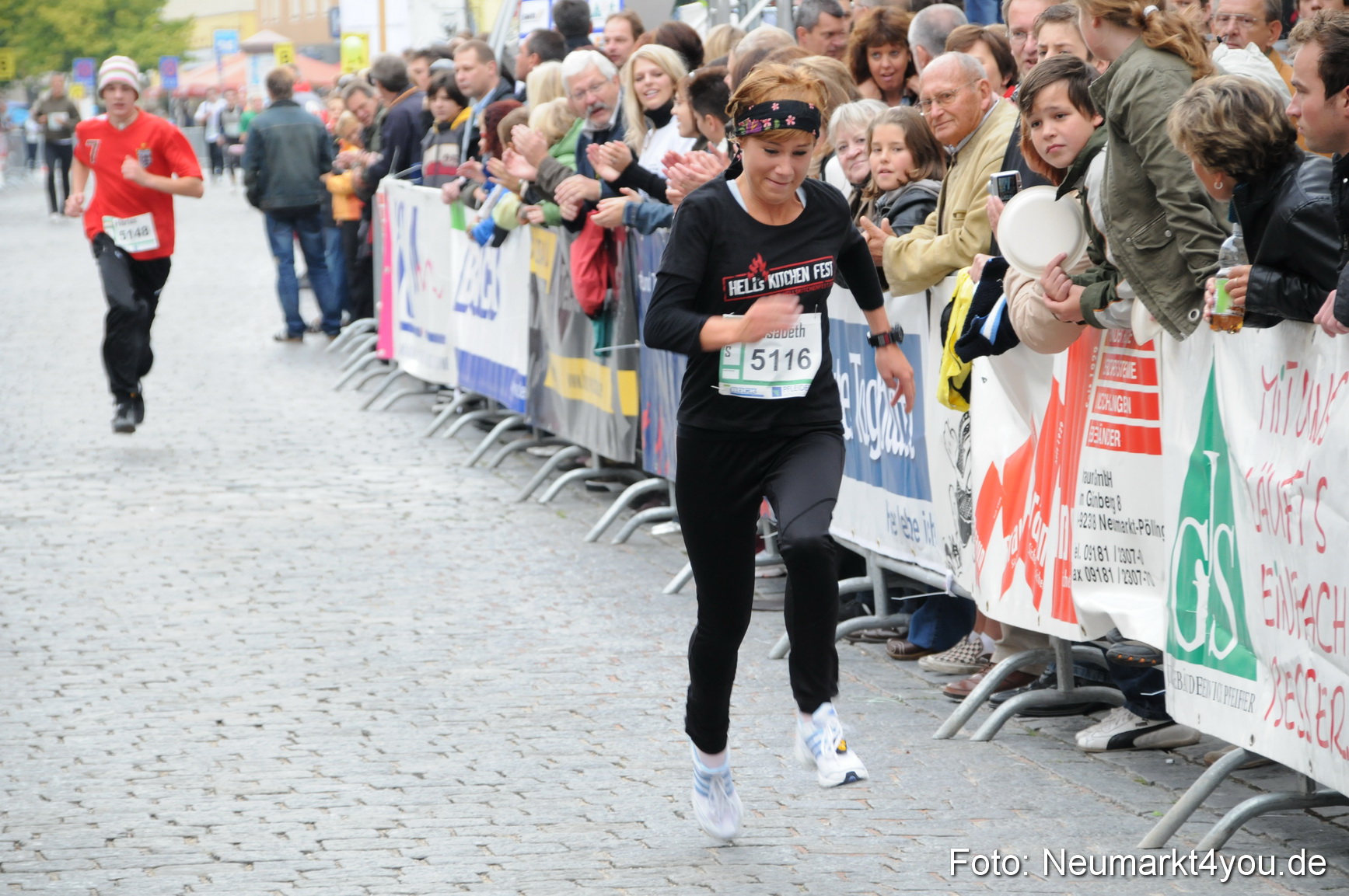 0019 Zieleinlauf Stadtlauf Neumarkt 2008