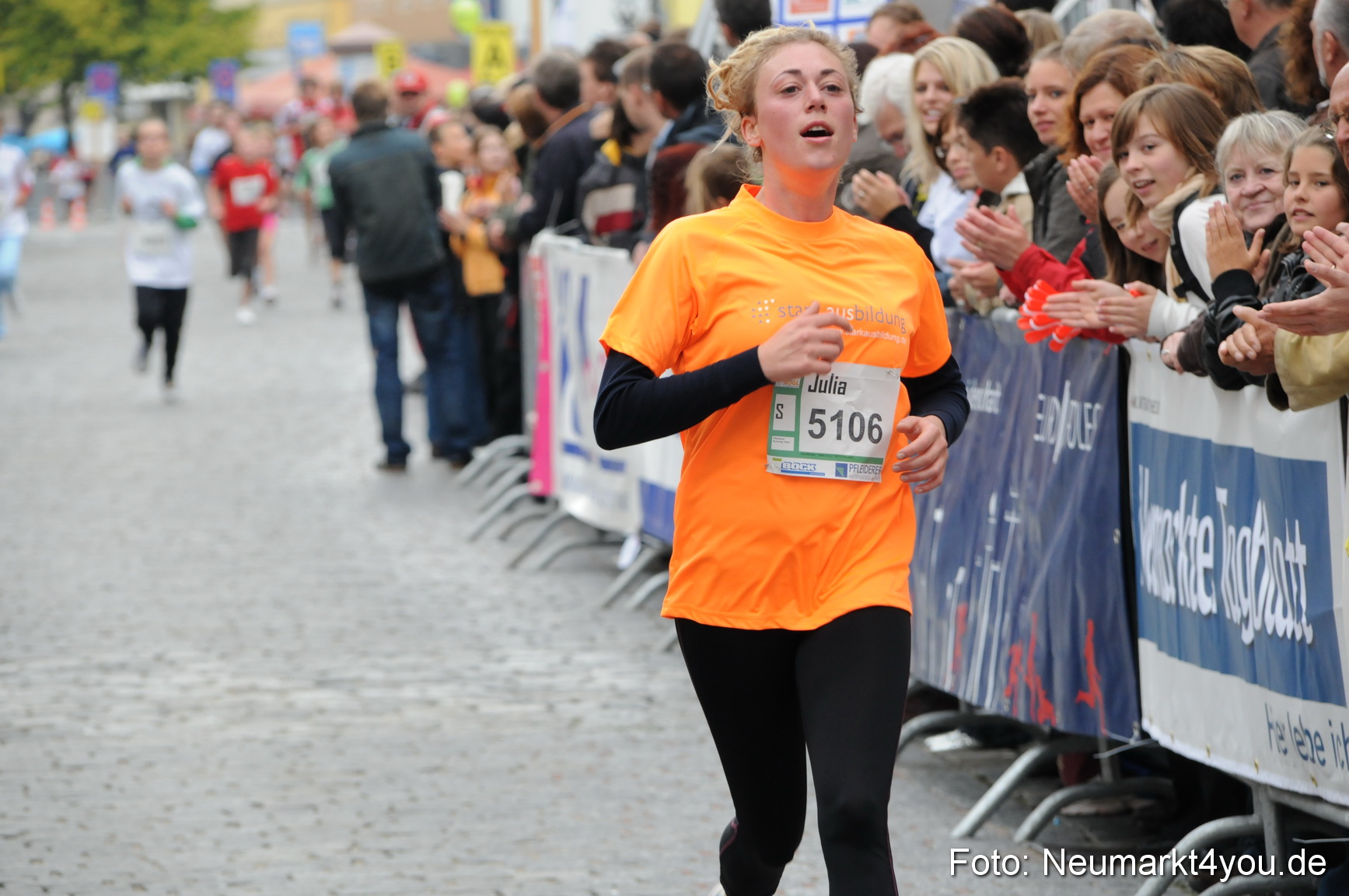 0020 Zieleinlauf Stadtlauf Neumarkt 2008