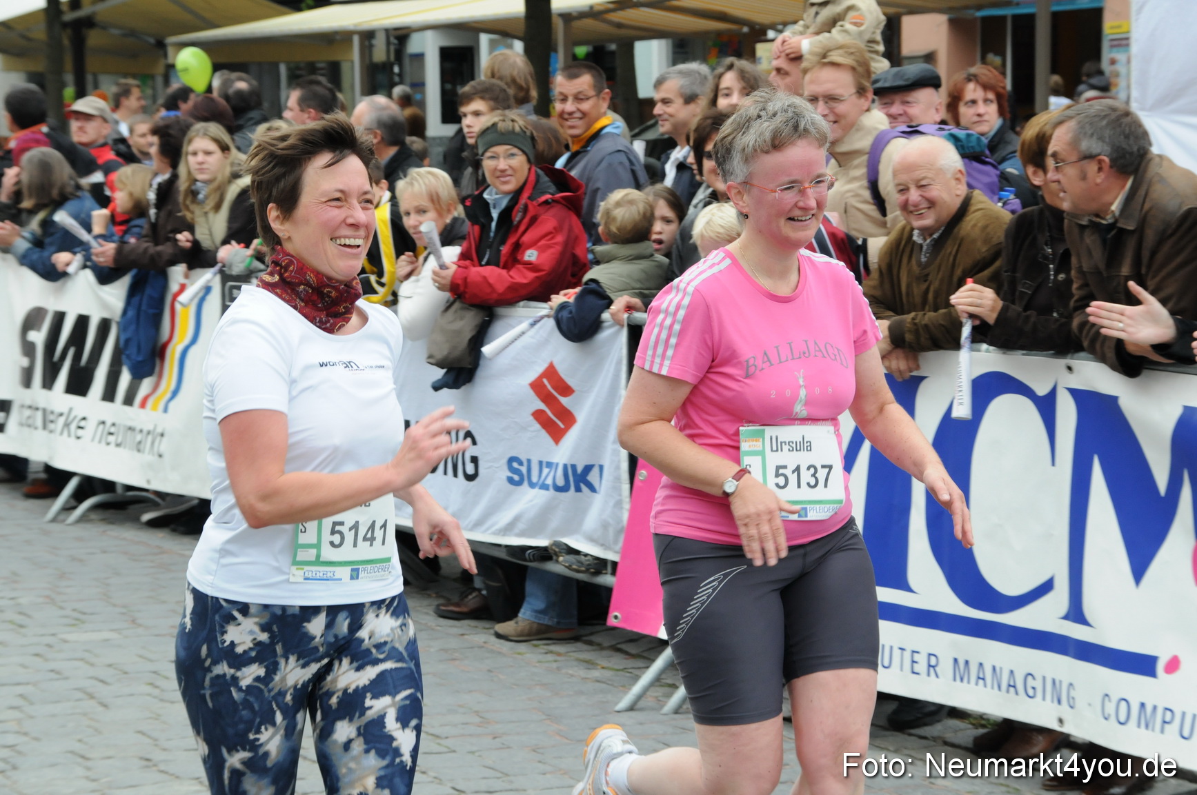 0042 Zieleinlauf Stadtlauf Neumarkt 2008