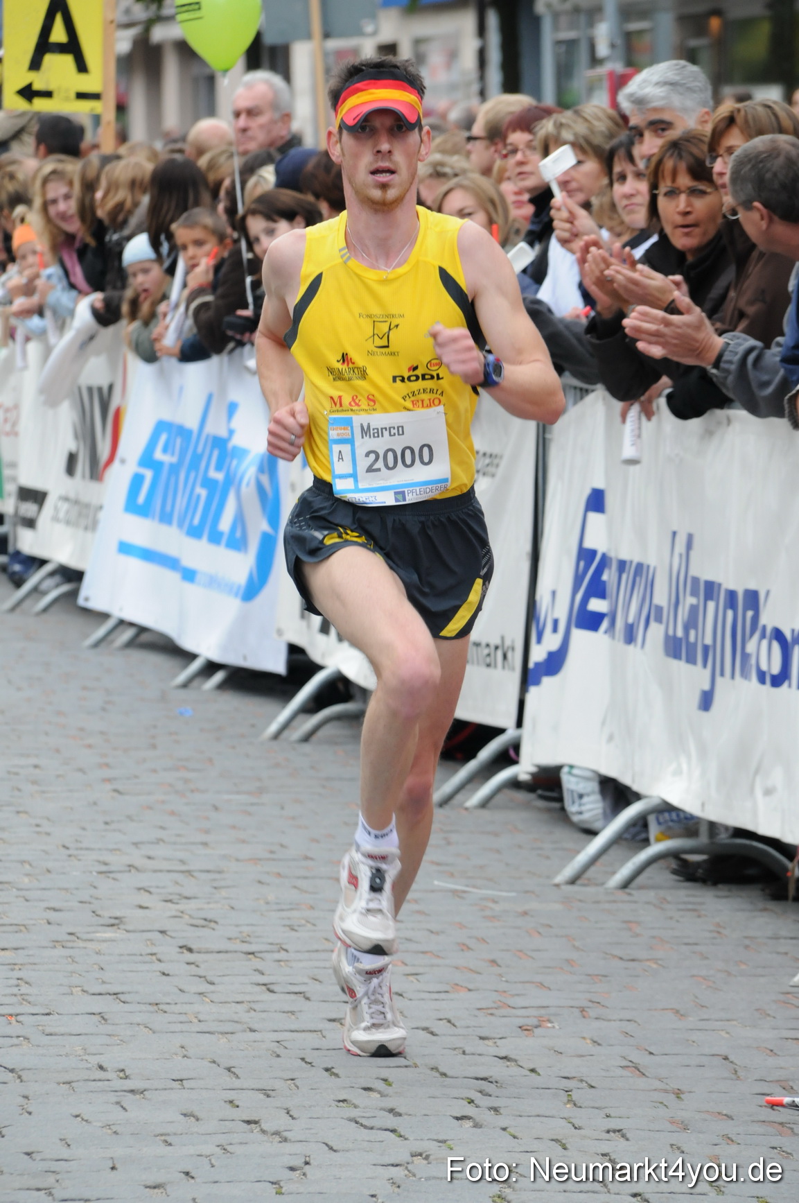 0046 Zieleinlauf Stadtlauf Neumarkt 2008