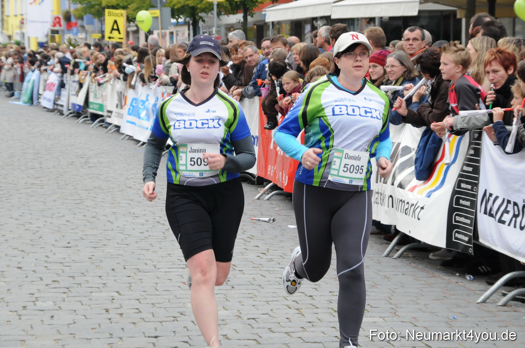 0049 Zieleinlauf Stadtlauf Neumarkt 2008