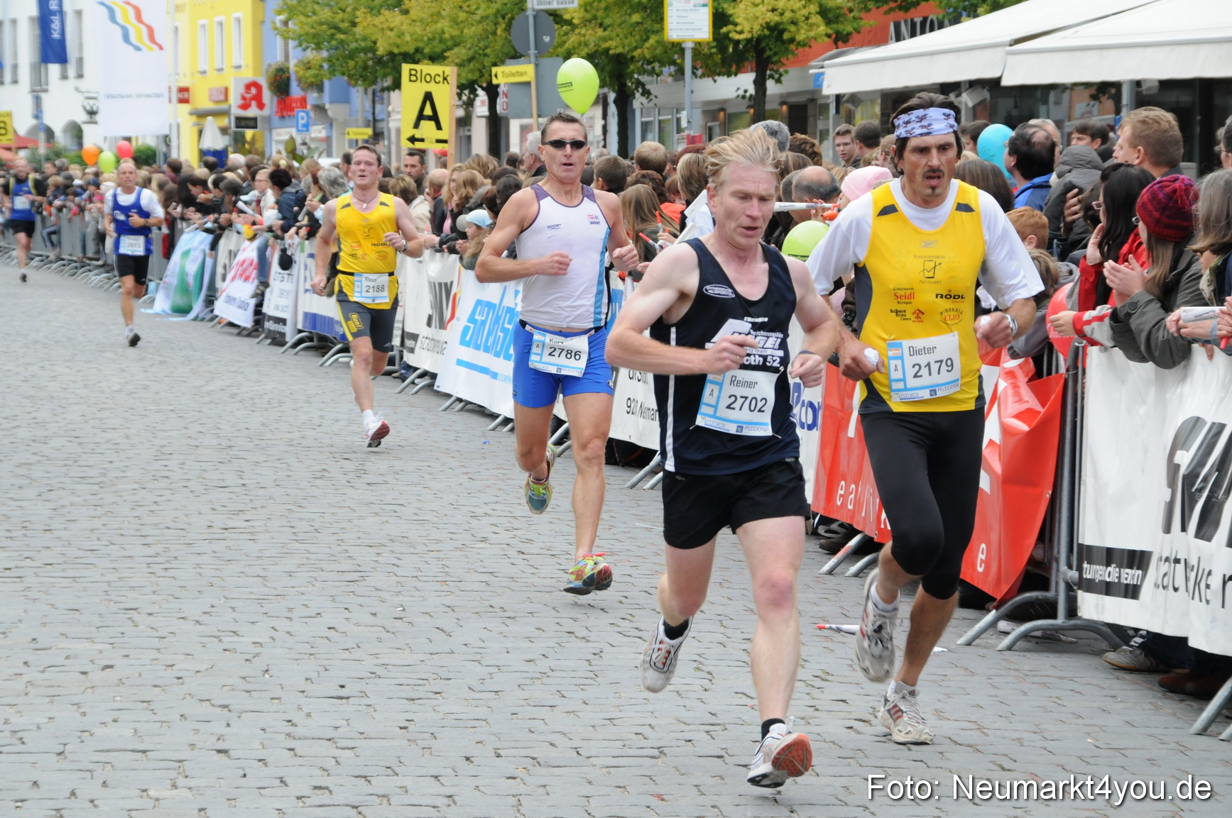 0053 Zieleinlauf Stadtlauf Neumarkt 2008