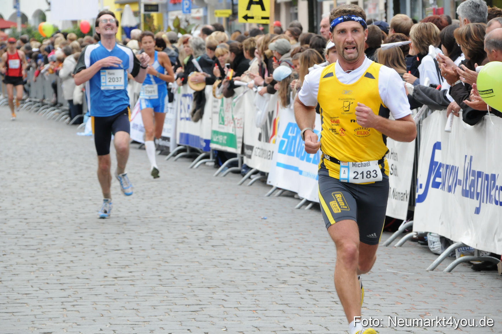 0054 Zieleinlauf Stadtlauf Neumarkt 2008