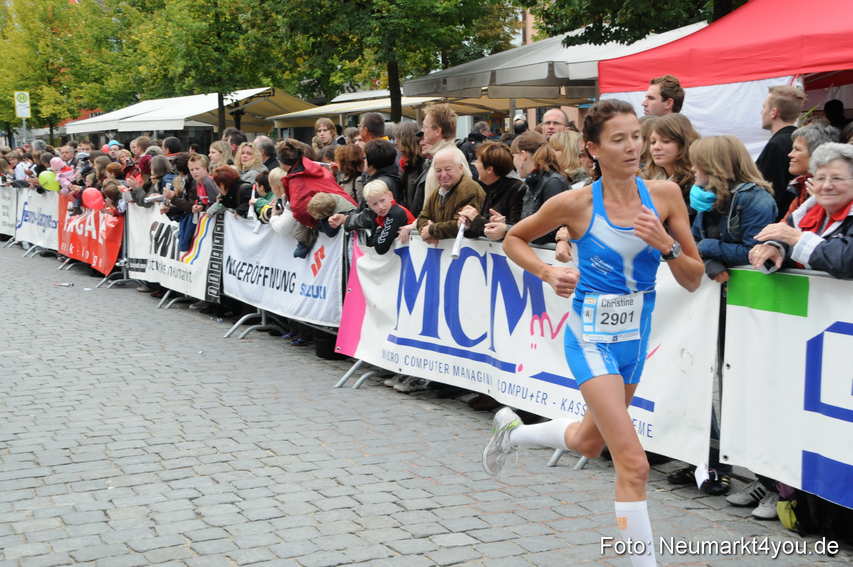 0055 Zieleinlauf Stadtlauf Neumarkt 2008