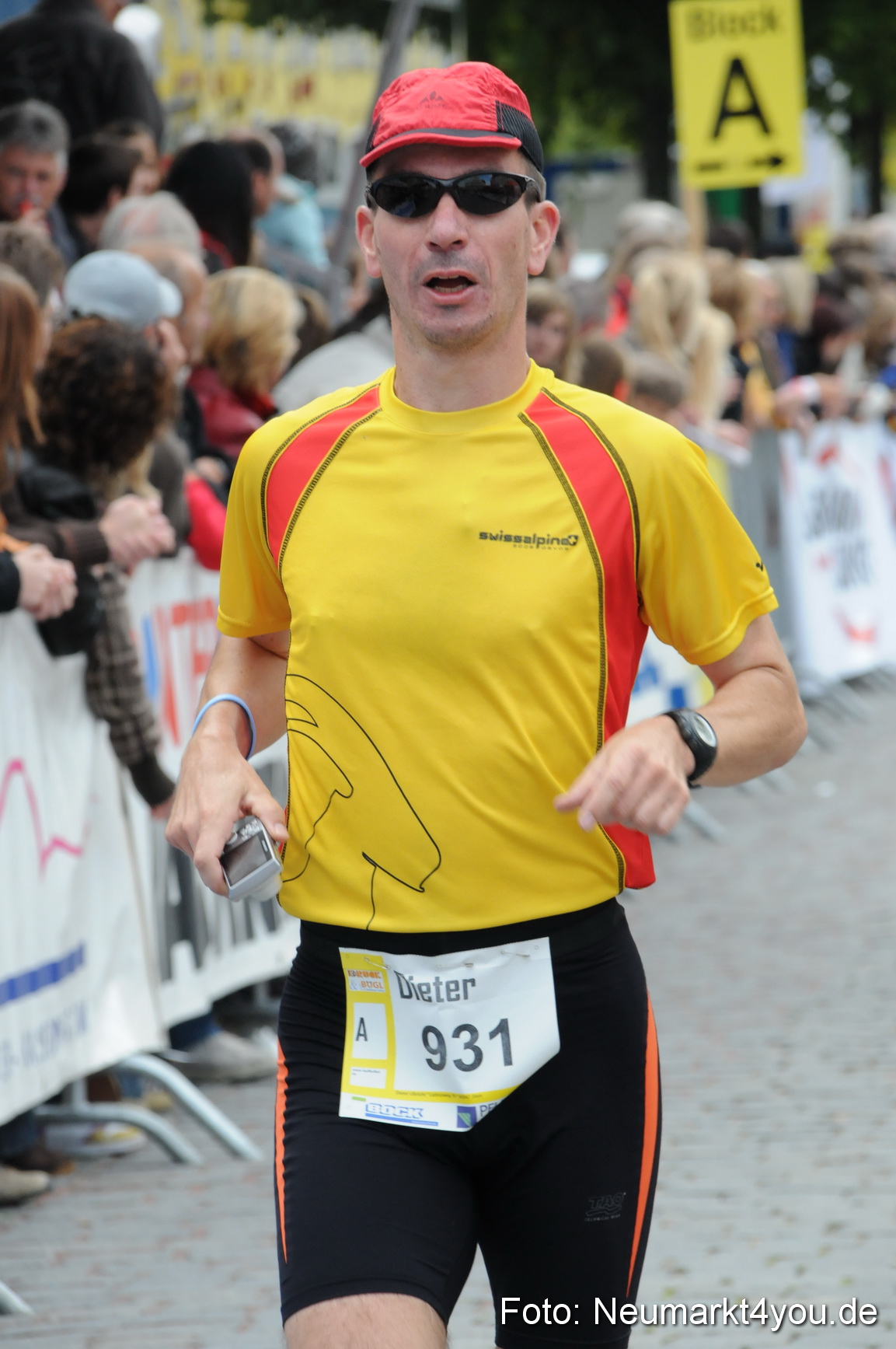 0058 Zieleinlauf Stadtlauf Neumarkt 2008