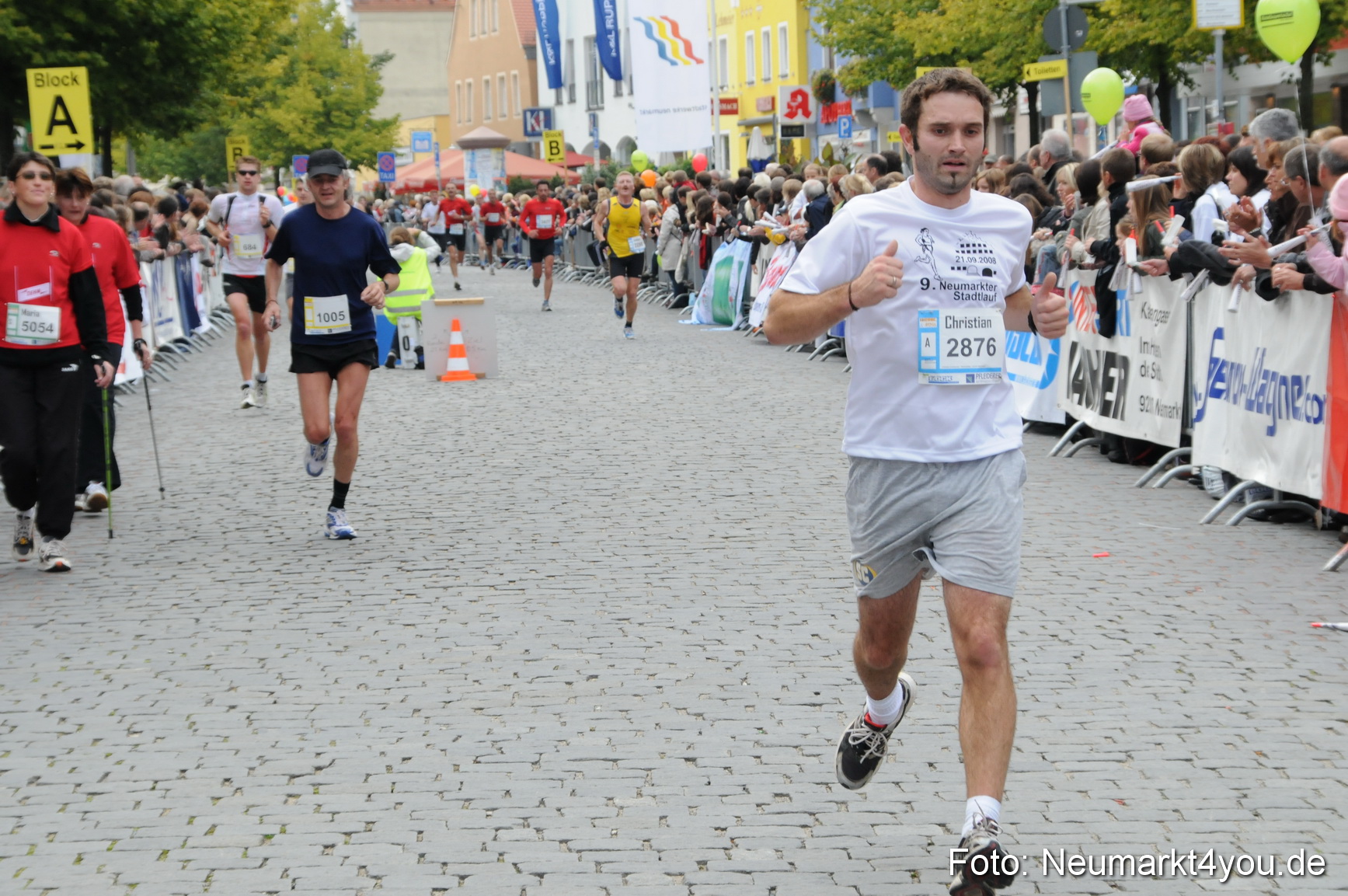 0061 Zieleinlauf Stadtlauf Neumarkt 2008