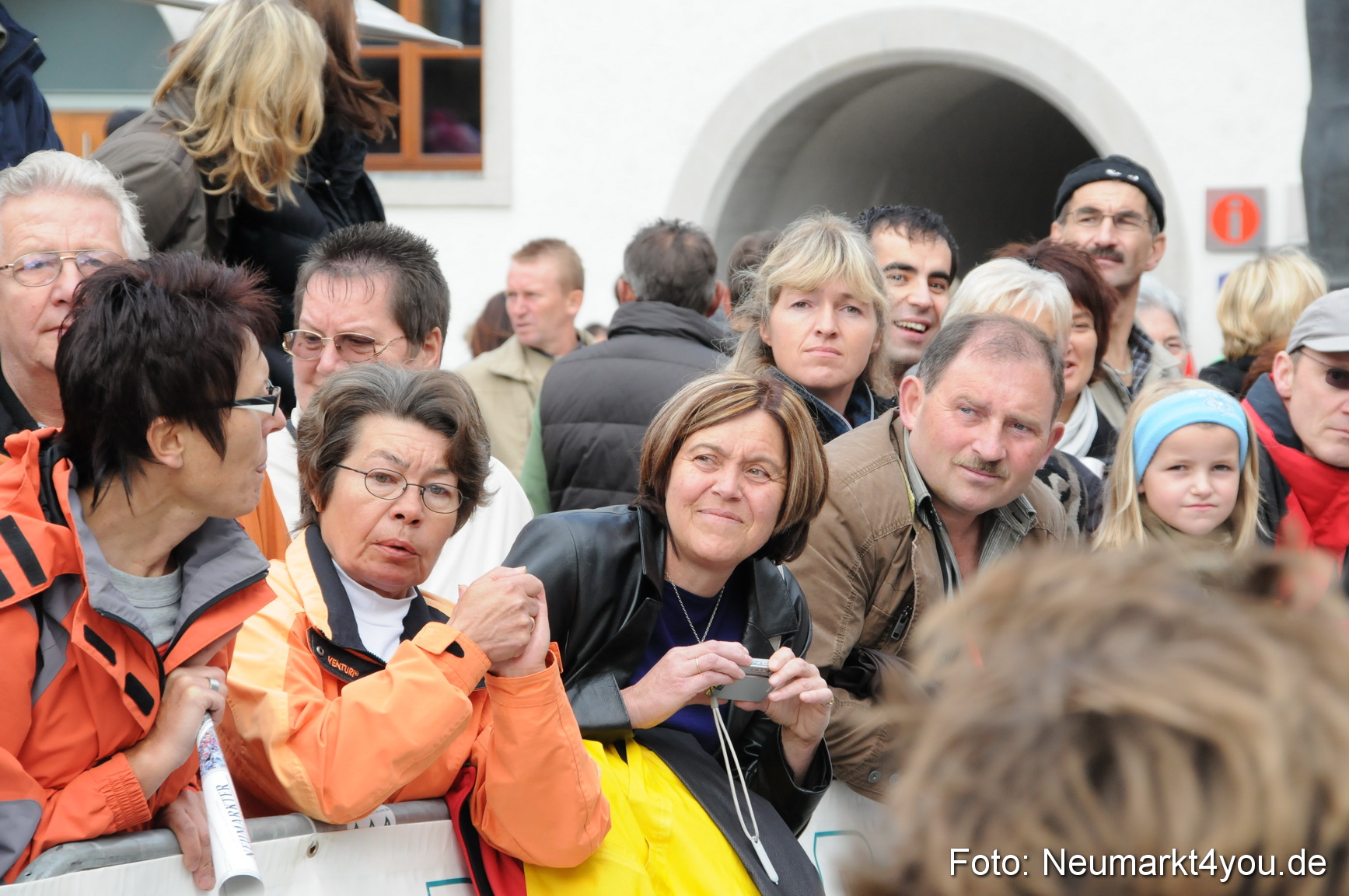 0070 Zieleinlauf Stadtlauf Neumarkt 2008