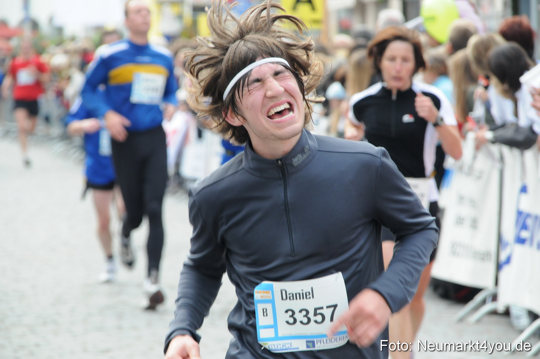 0081 Zieleinlauf Stadtlauf Neumarkt 2008