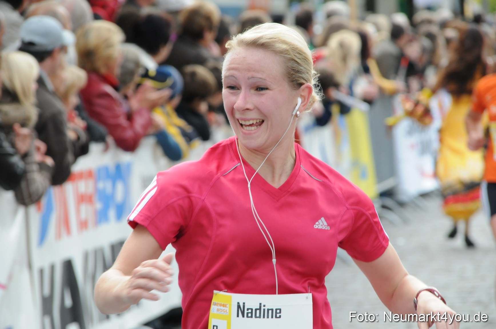 0085 Zieleinlauf Stadtlauf Neumarkt 2008