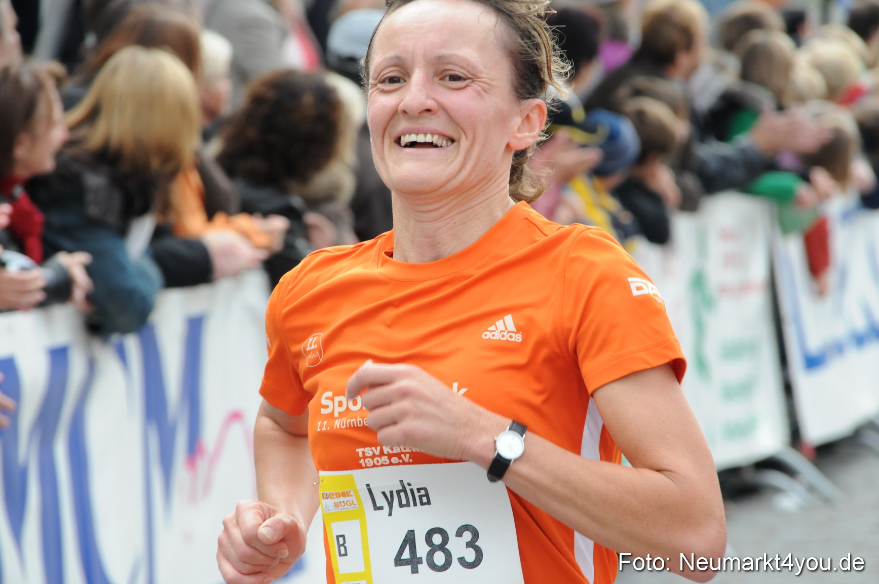 0086 Zieleinlauf Stadtlauf Neumarkt 2008