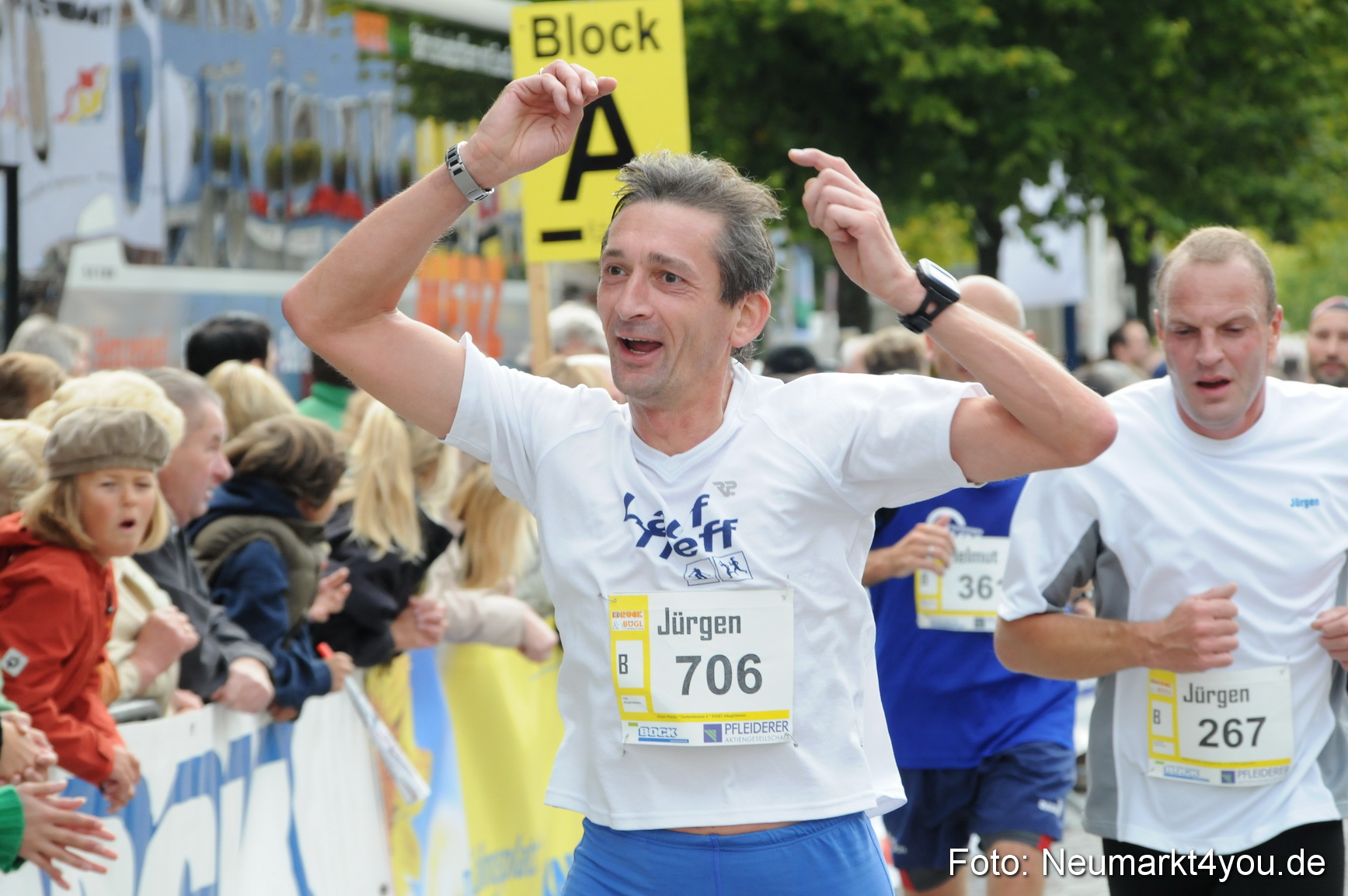 0087 Zieleinlauf Stadtlauf Neumarkt 2008
