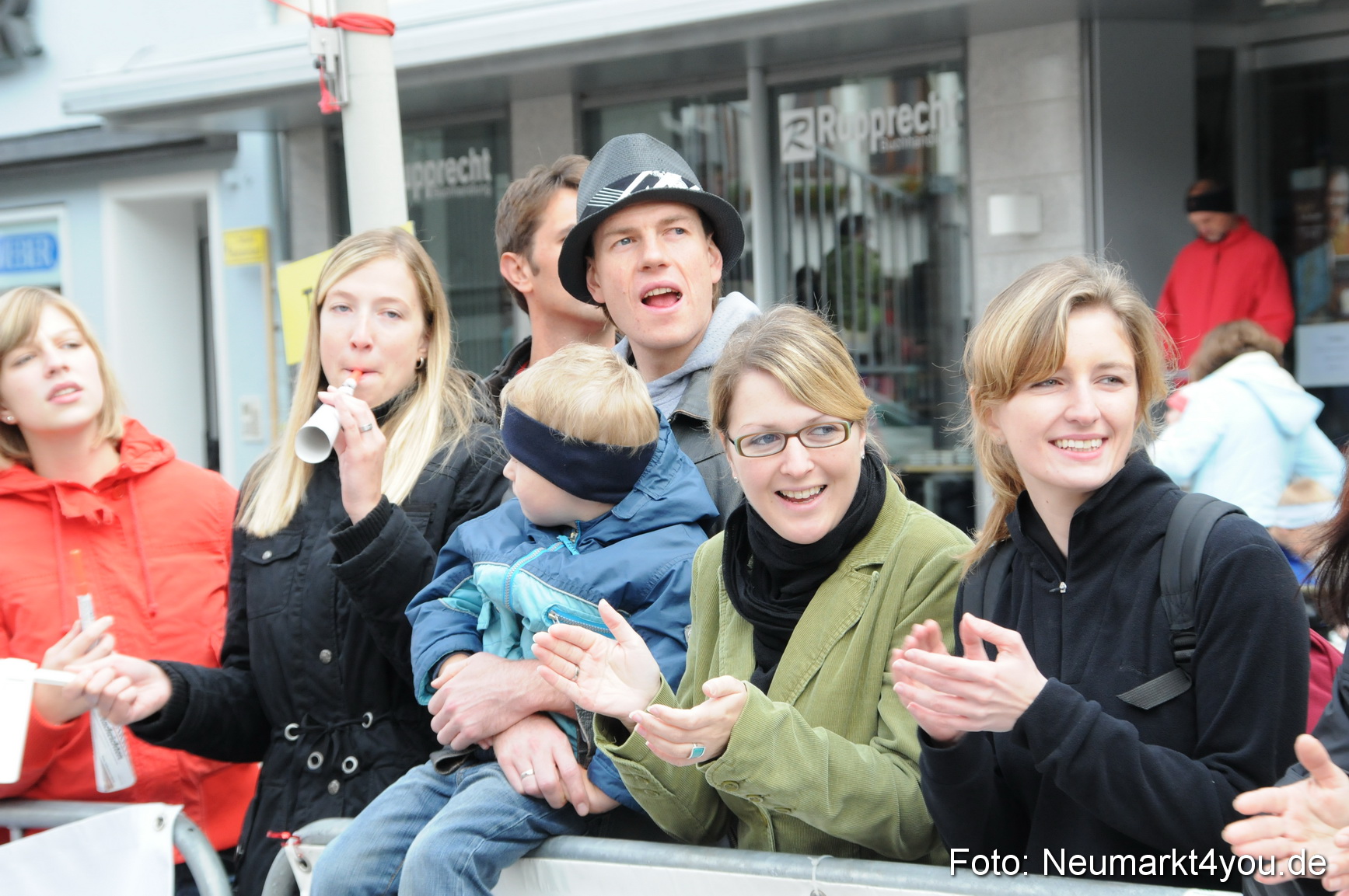 0091 Zieleinlauf Stadtlauf Neumarkt 2008
