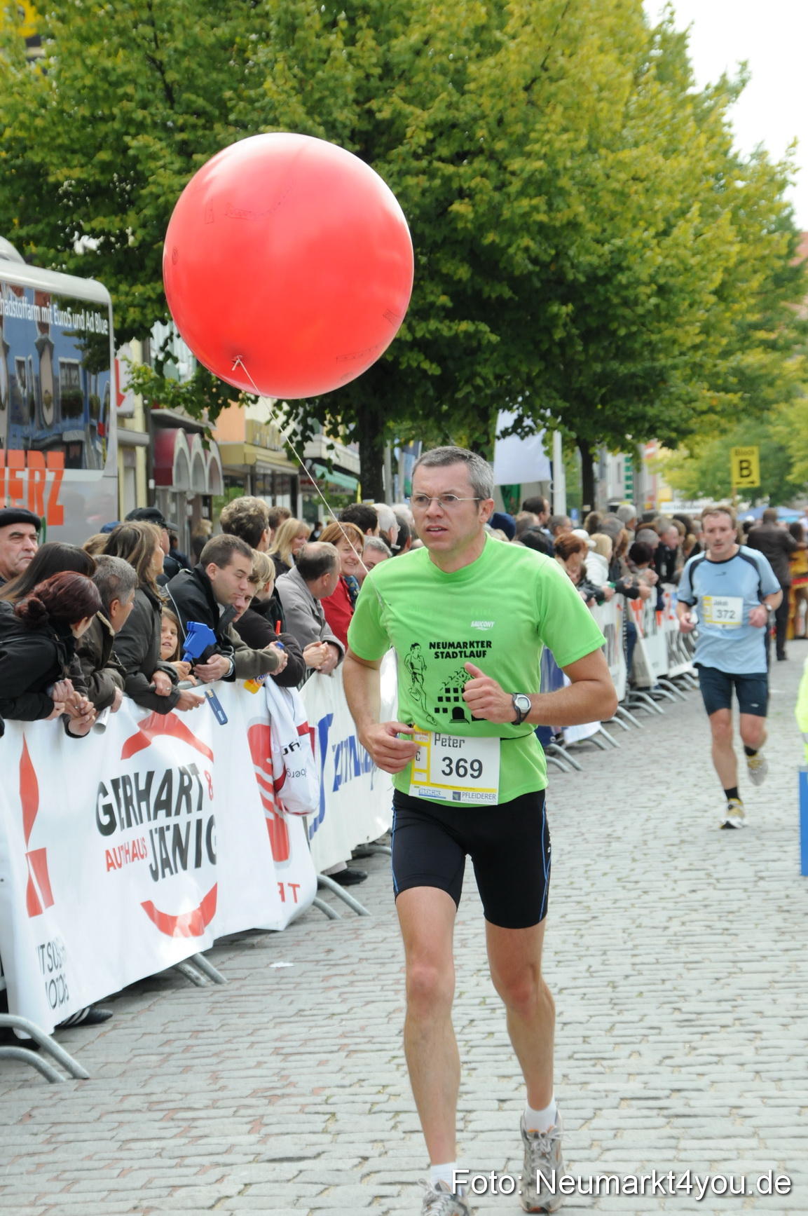 0094 Zieleinlauf Stadtlauf Neumarkt 2008