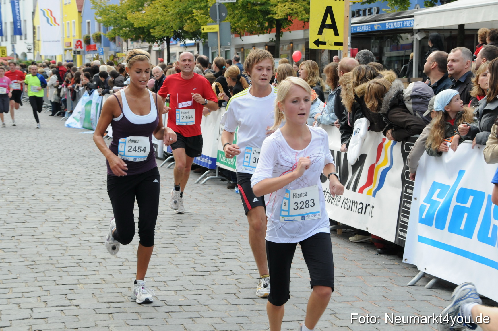 0095 Zieleinlauf Stadtlauf Neumarkt 2008