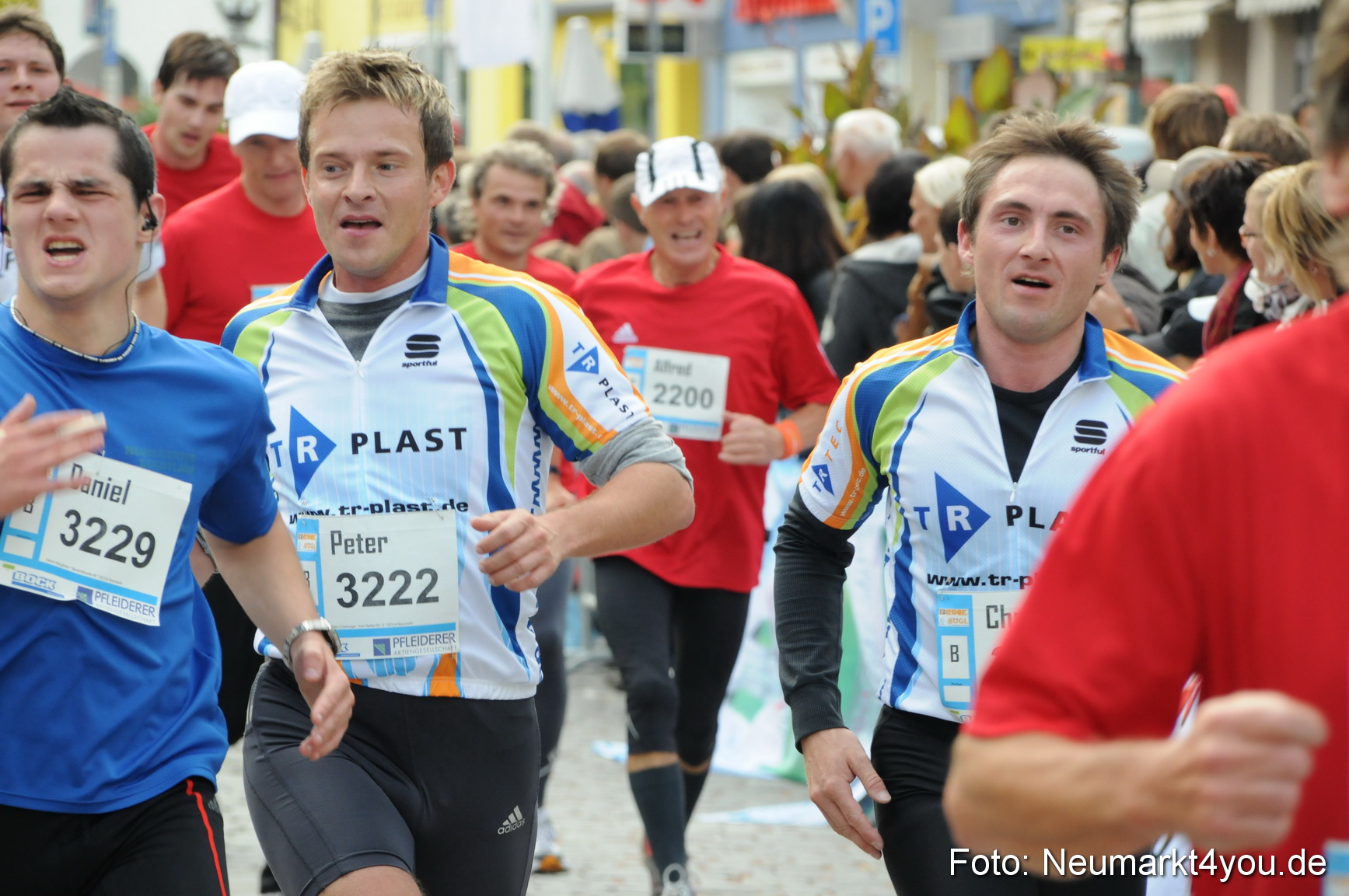 0099 Zieleinlauf Stadtlauf Neumarkt 2008