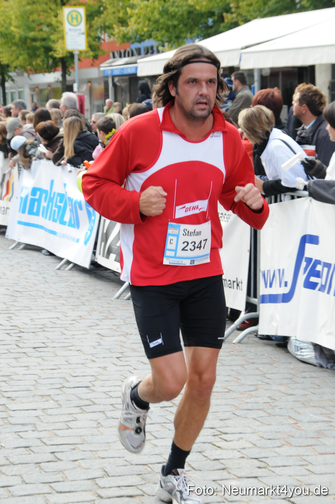 0101 Zieleinlauf Stadtlauf Neumarkt 2008