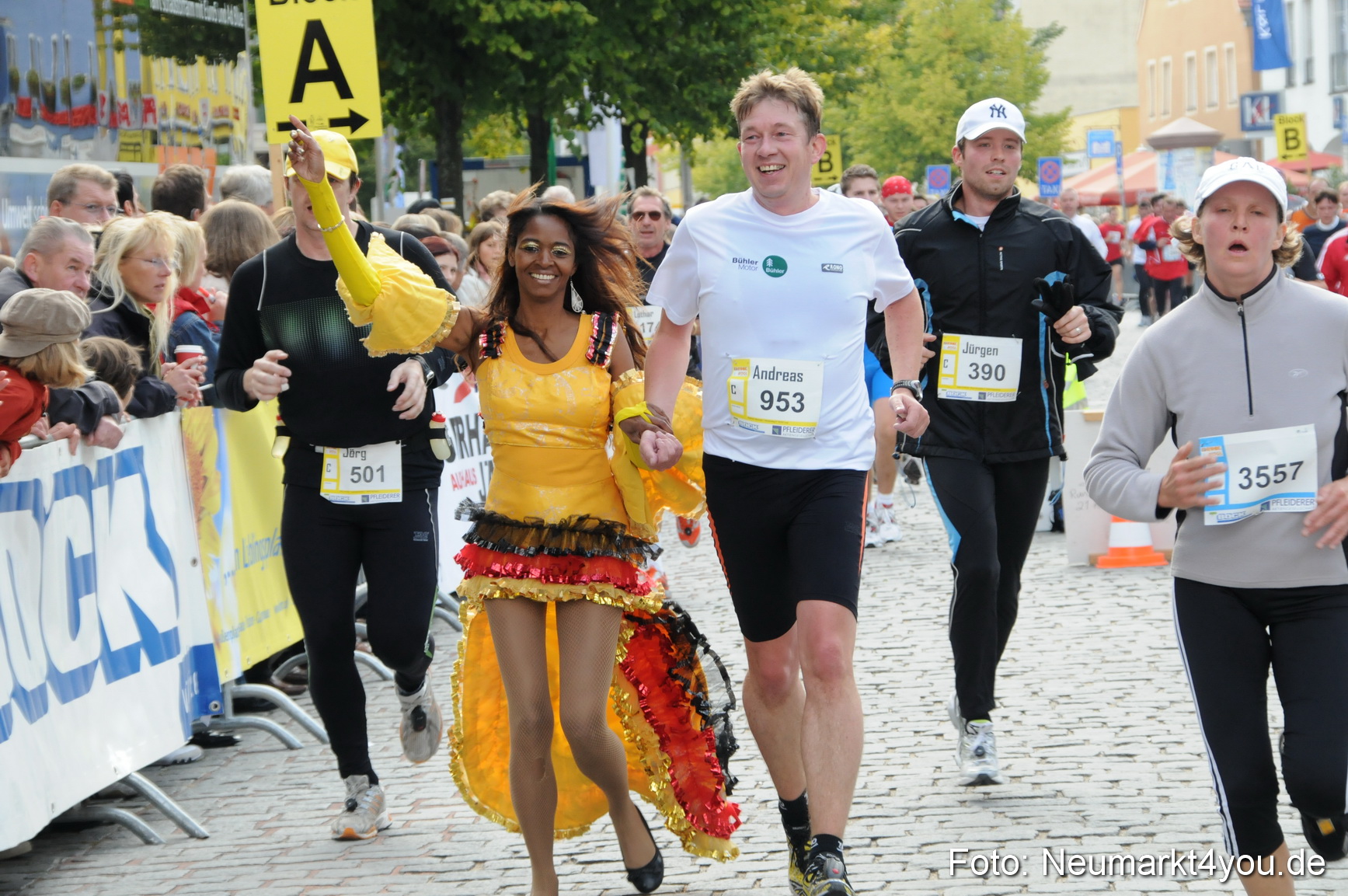 0104 Zieleinlauf Stadtlauf Neumarkt 2008