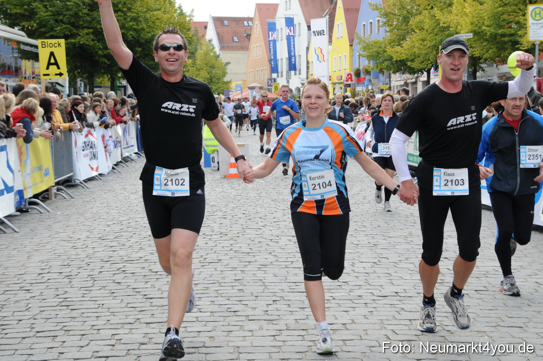 0105 Zieleinlauf Stadtlauf Neumarkt 2008