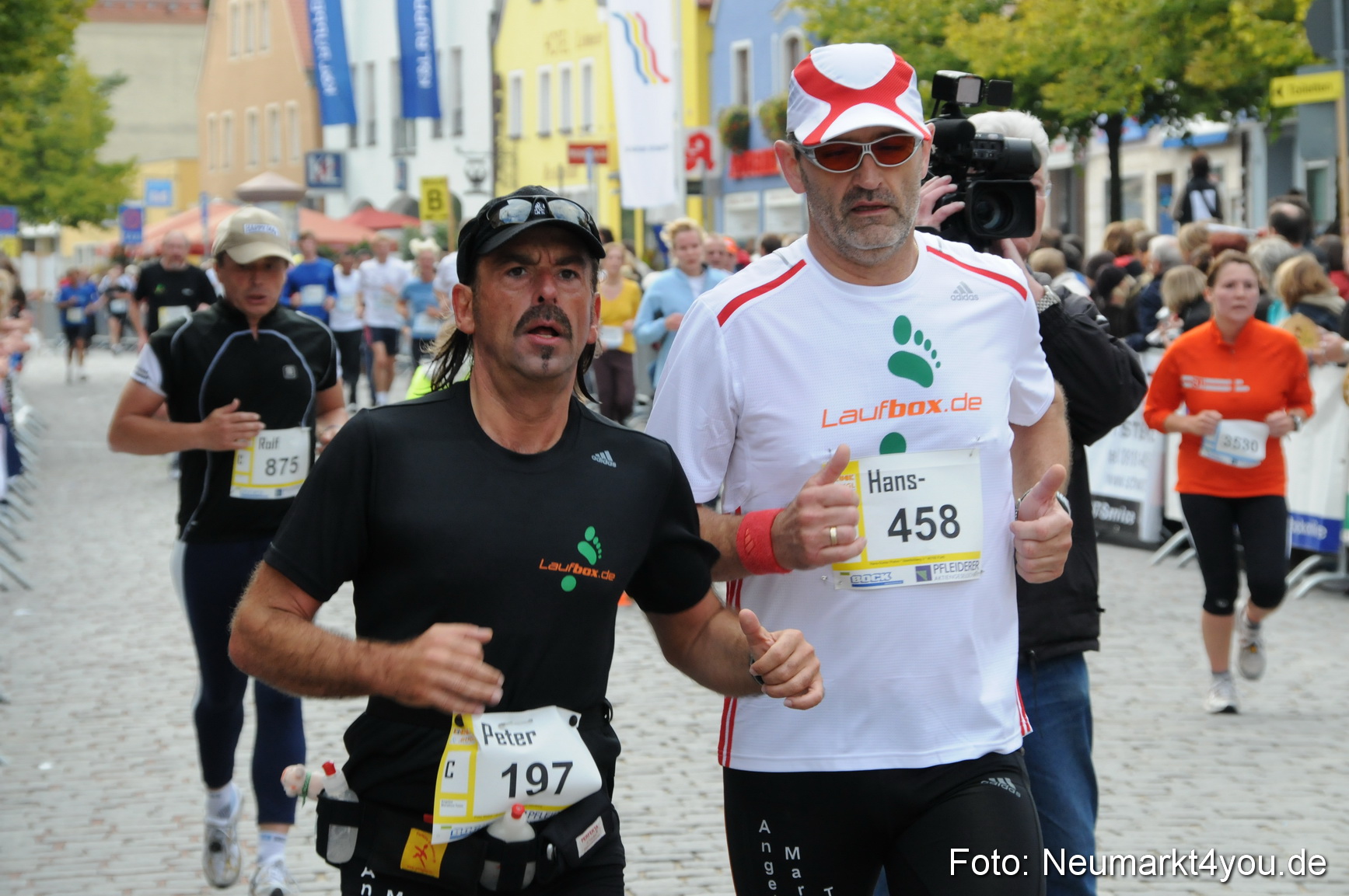 0114 Zieleinlauf Stadtlauf Neumarkt 2008