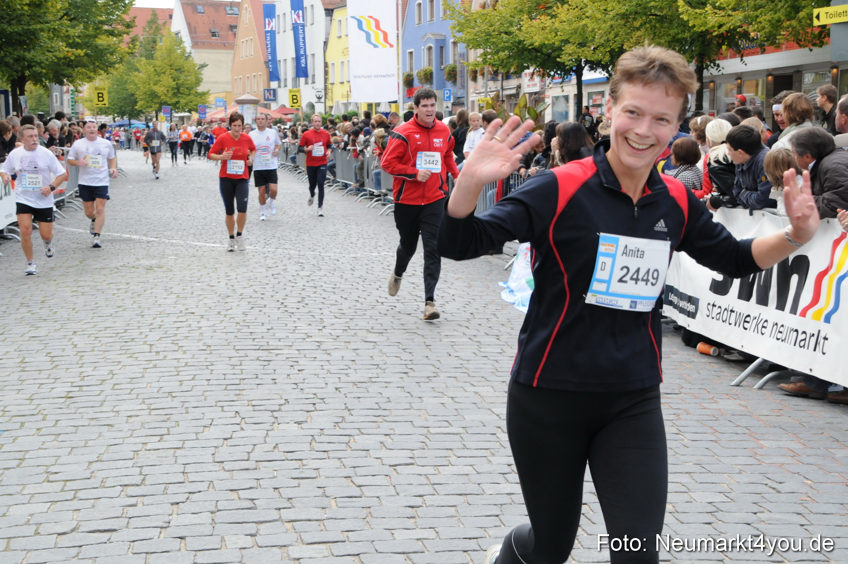 0124 Zieleinlauf Stadtlauf Neumarkt 2008