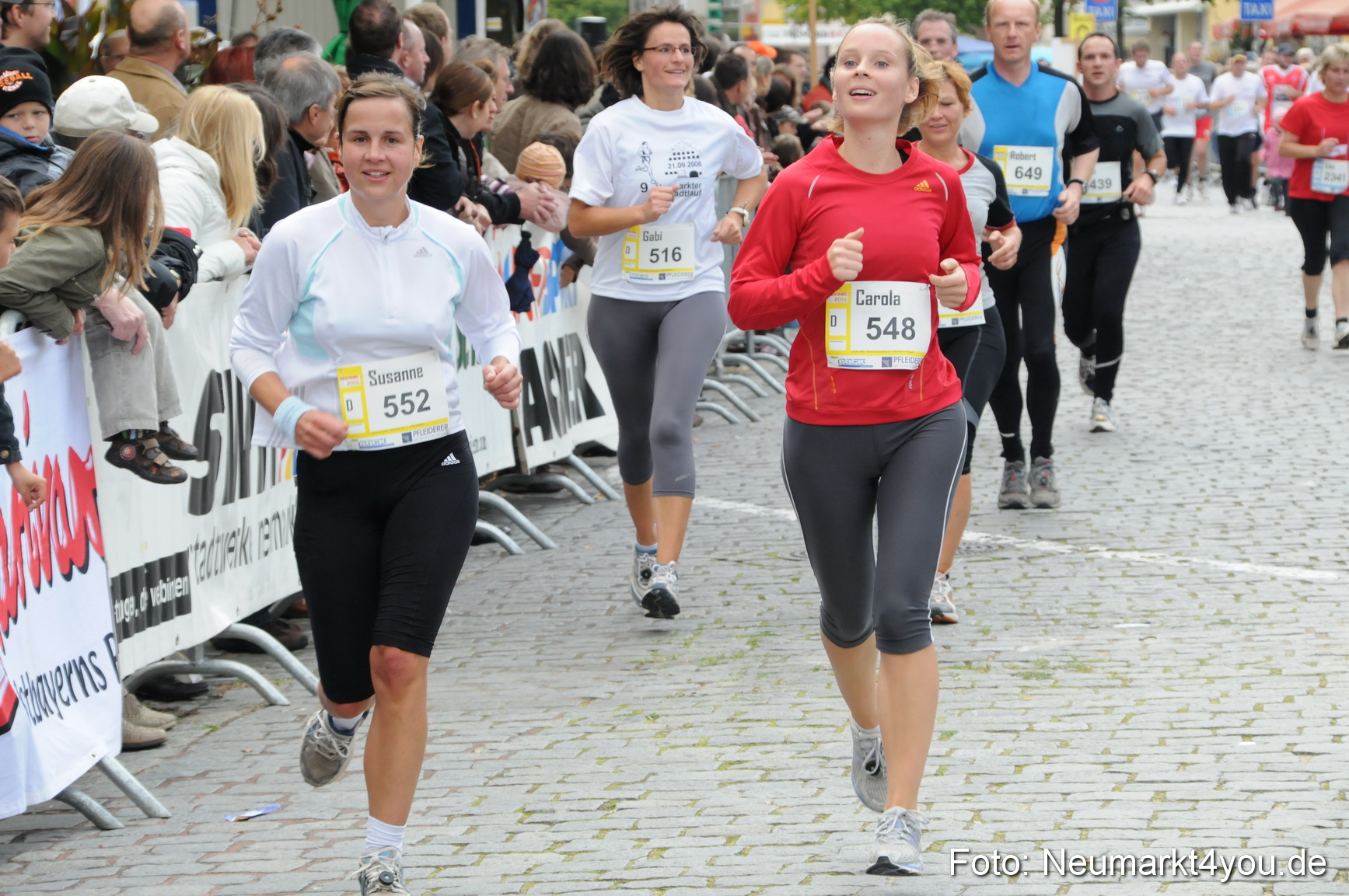 0127 Zieleinlauf Stadtlauf Neumarkt 2008