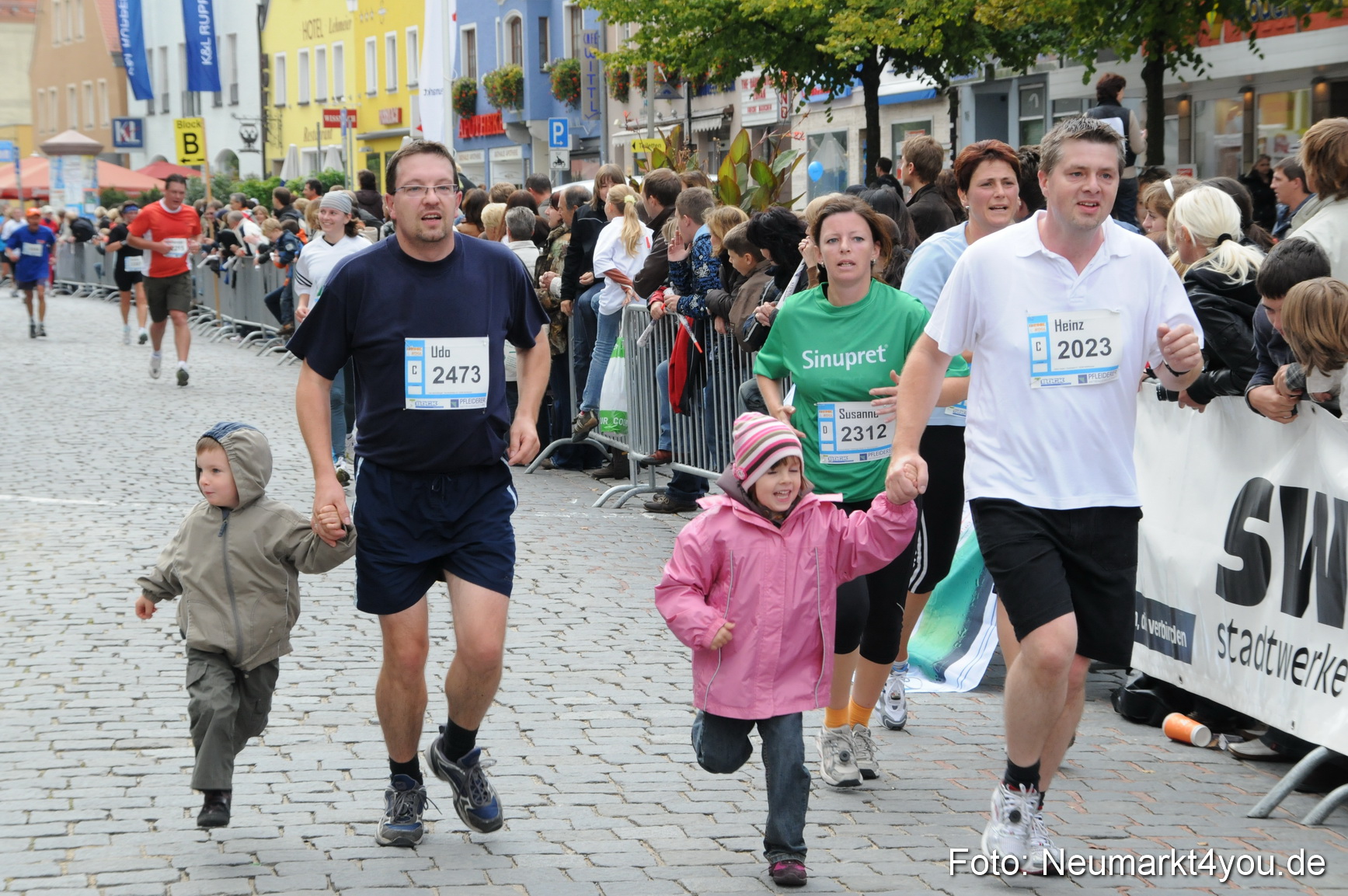 0128 Zieleinlauf Stadtlauf Neumarkt 2008