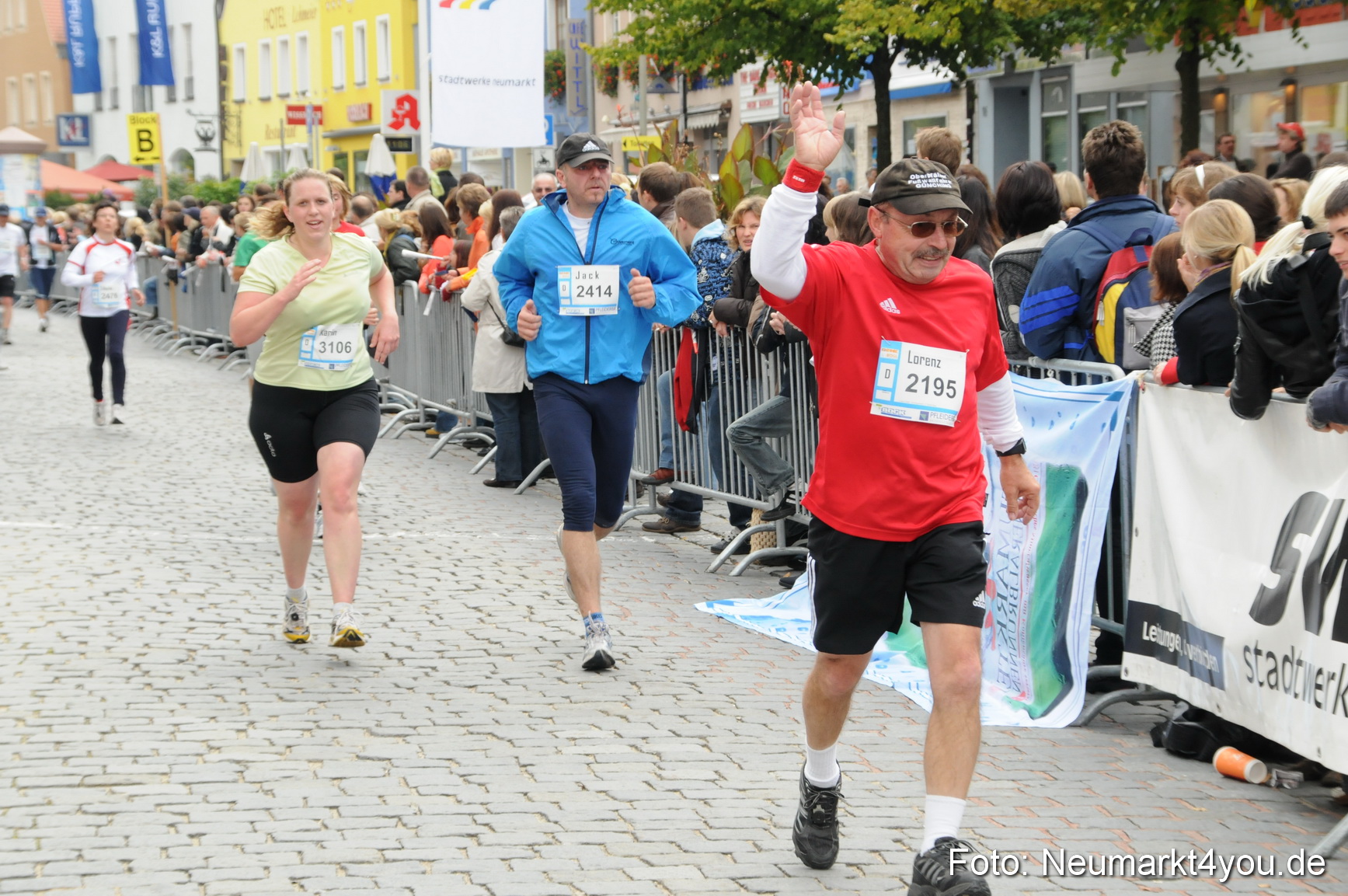 0132 Zieleinlauf Stadtlauf Neumarkt 2008