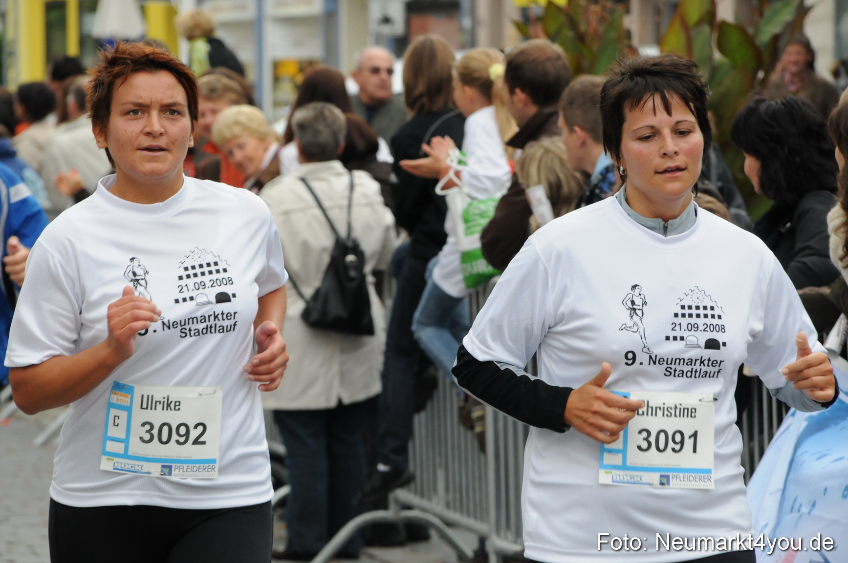0135 Zieleinlauf Stadtlauf Neumarkt 2008