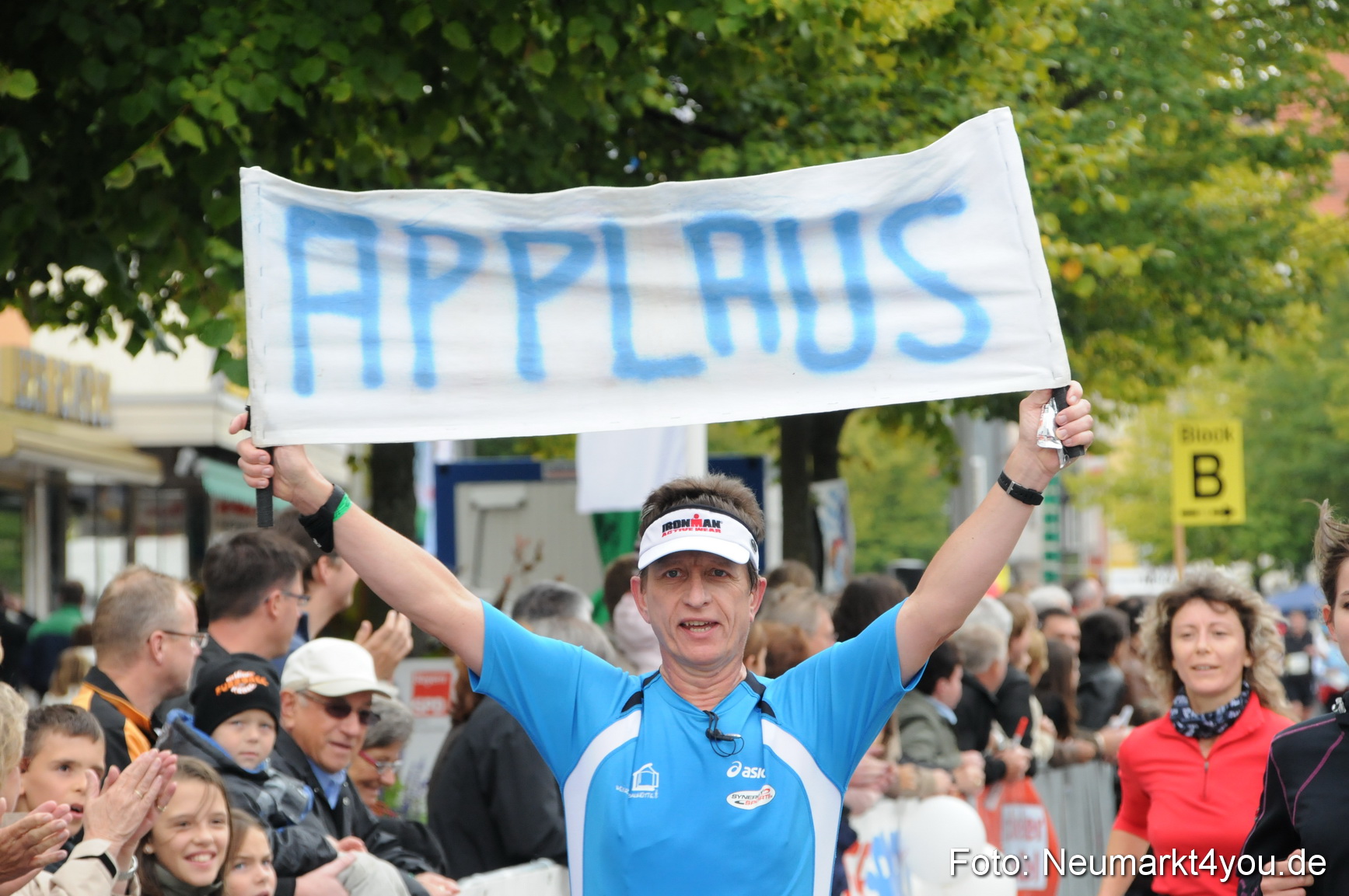 0137 Zieleinlauf Stadtlauf Neumarkt 2008