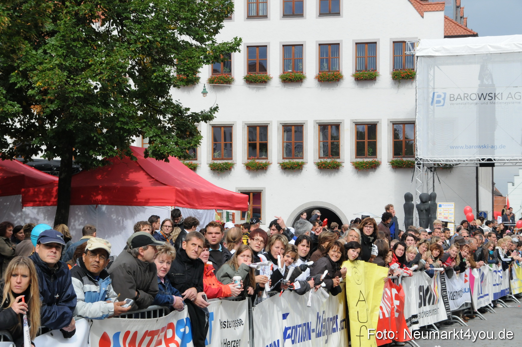 0152 Zieleinlauf Stadtlauf Neumarkt 2008