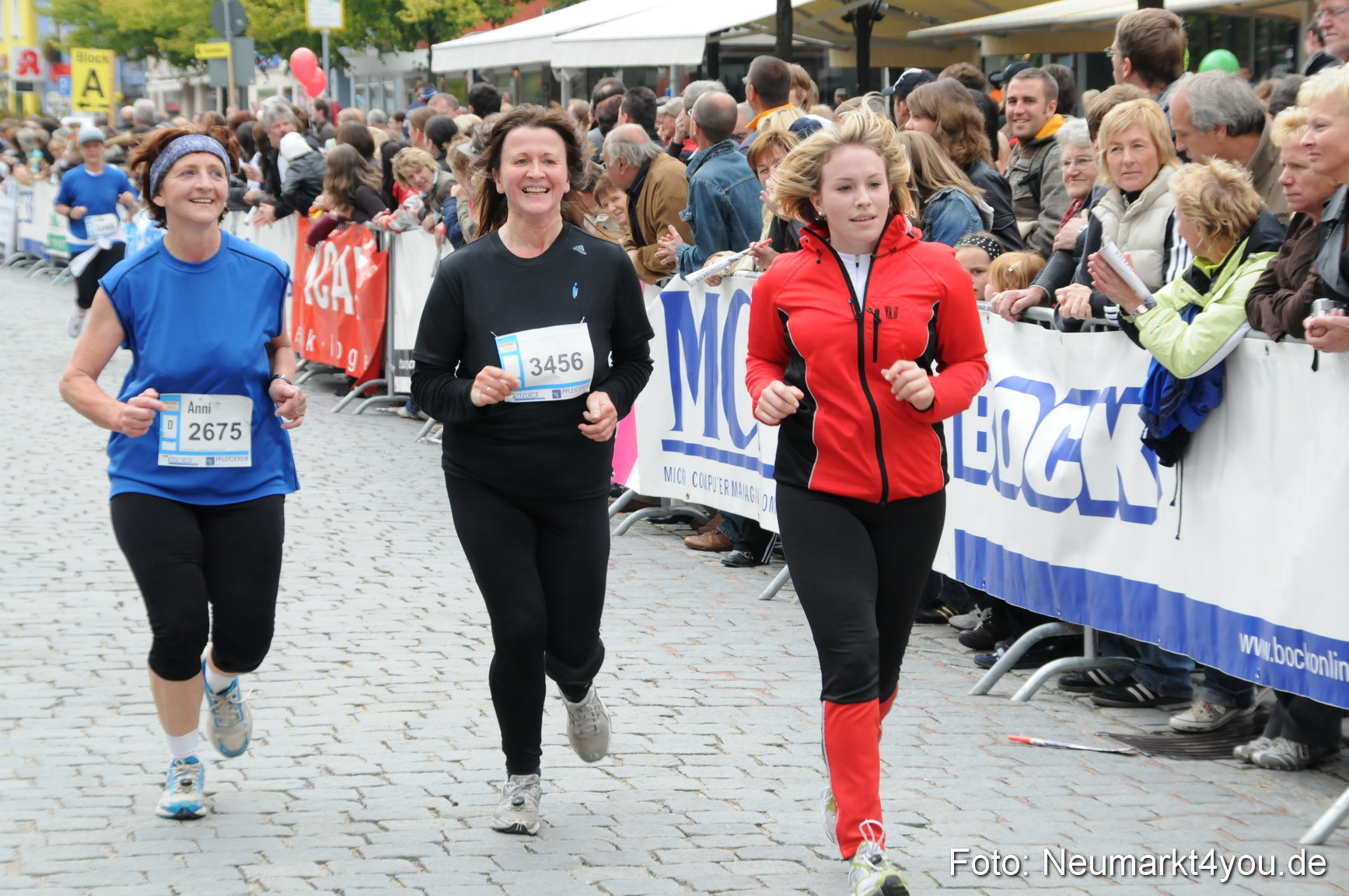 0155 Zieleinlauf Stadtlauf Neumarkt 2008