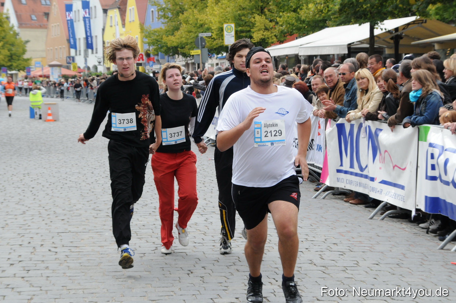 0157 Zieleinlauf Stadtlauf Neumarkt 2008