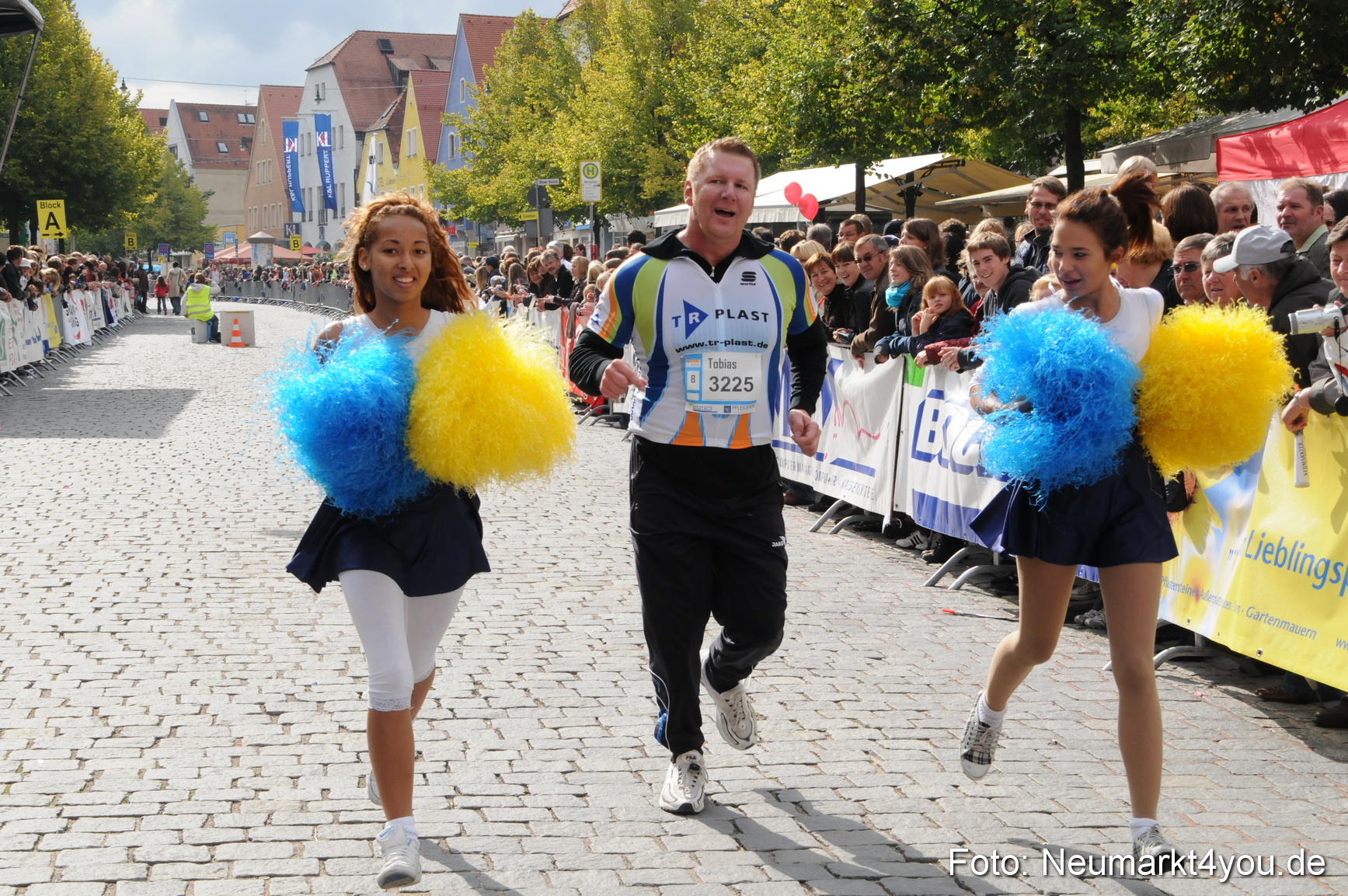 0159 Zieleinlauf Stadtlauf Neumarkt 2008