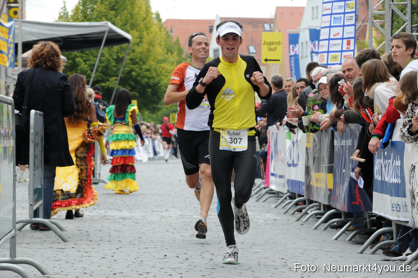 0164 Zieleinlauf Stadtlauf Neumarkt 2008