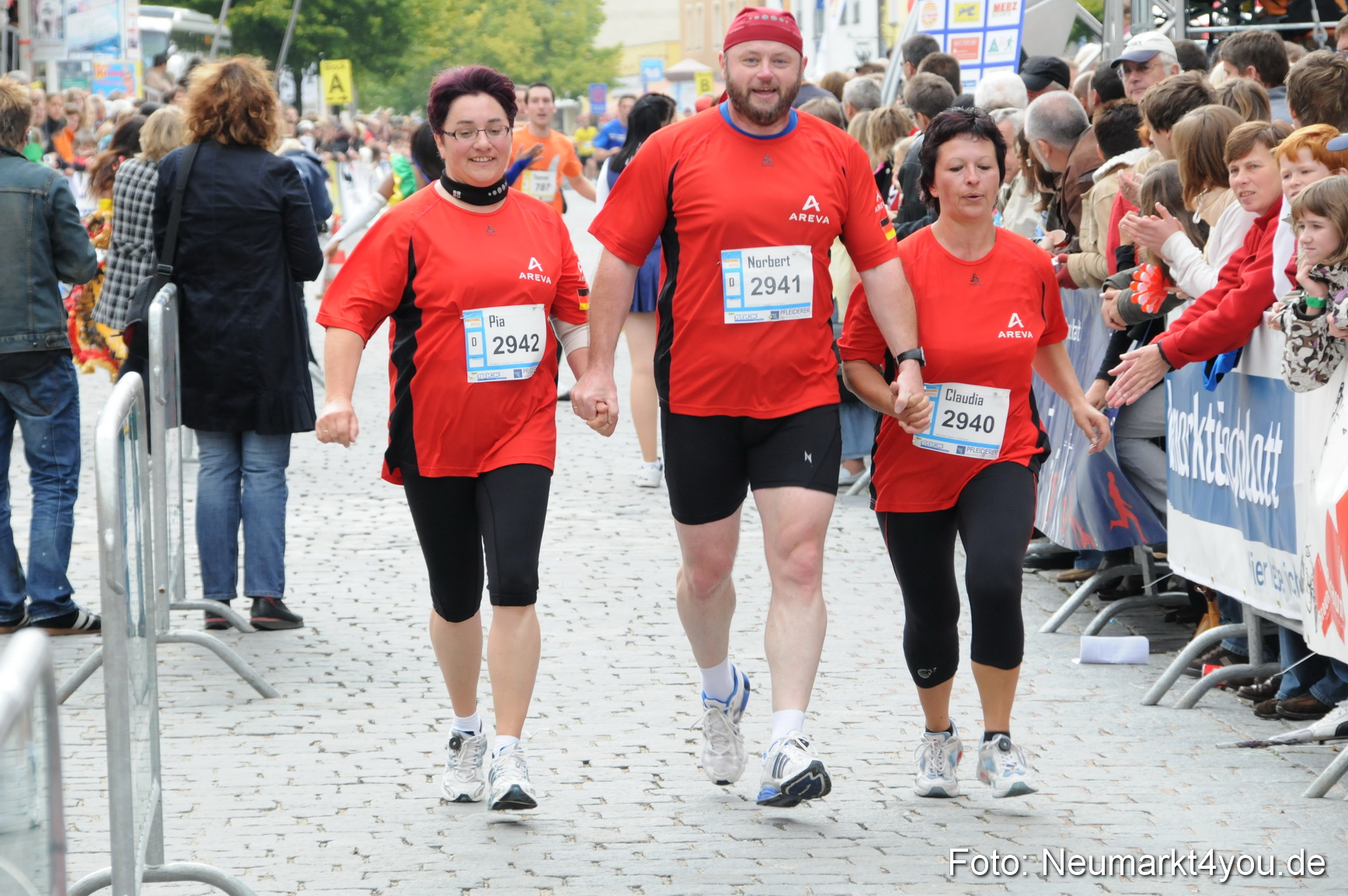 0170 Zieleinlauf Stadtlauf Neumarkt 2008