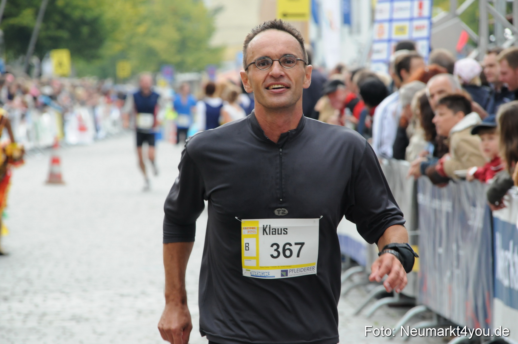 0184 Zieleinlauf Stadtlauf Neumarkt 2008
