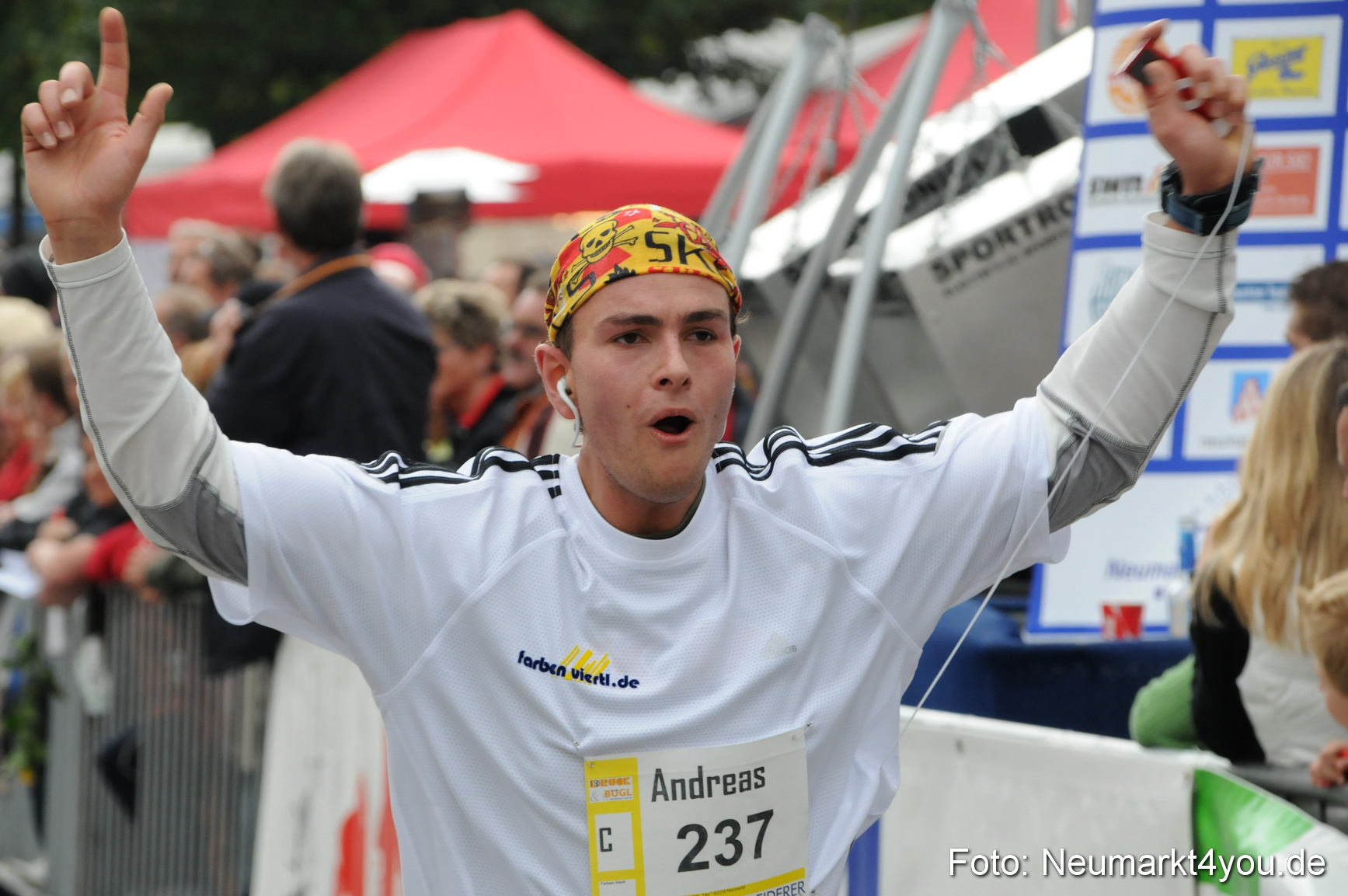 0199 Zieleinlauf Stadtlauf Neumarkt 2008