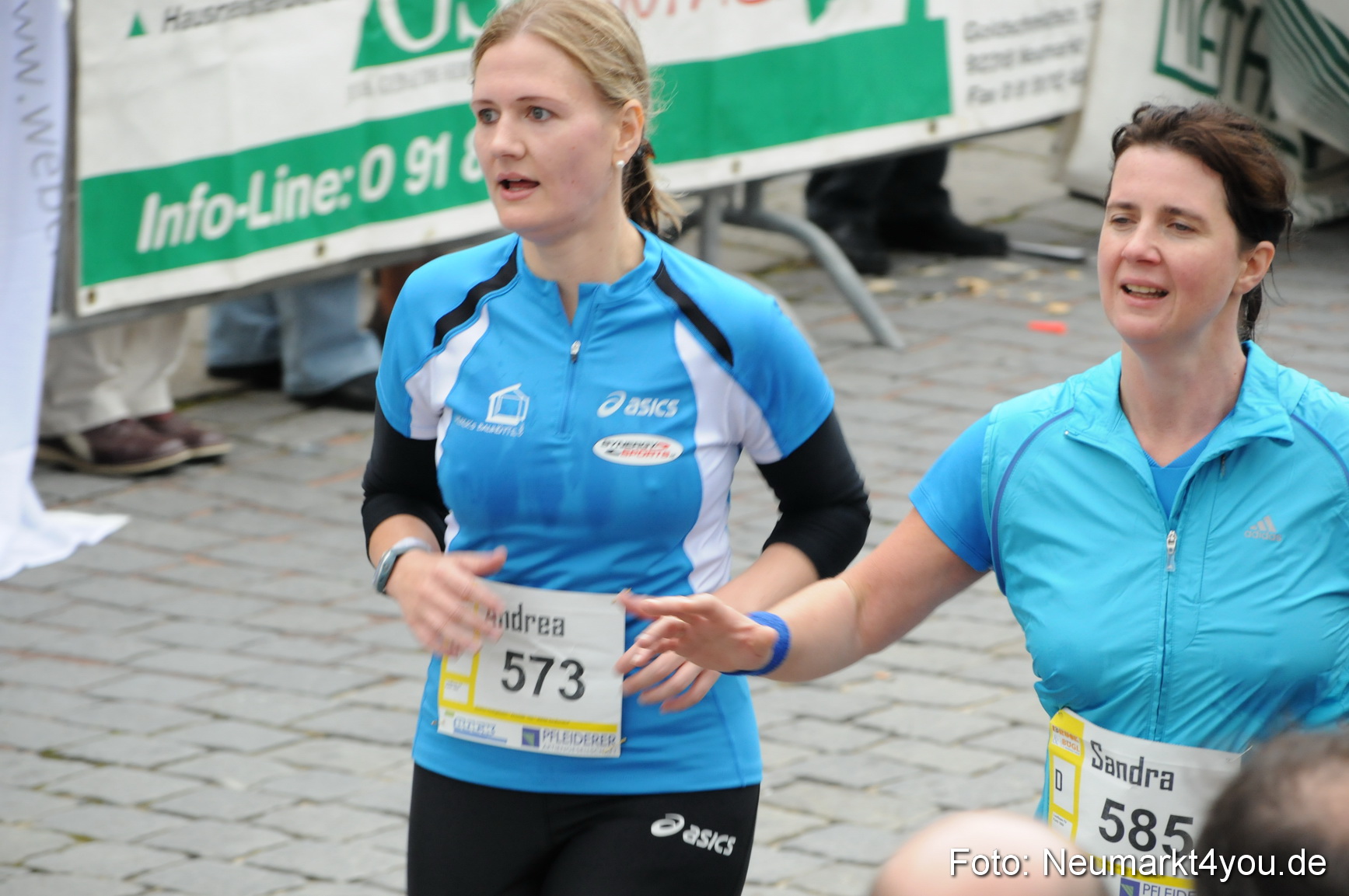 0201 Zieleinlauf Stadtlauf Neumarkt 2008