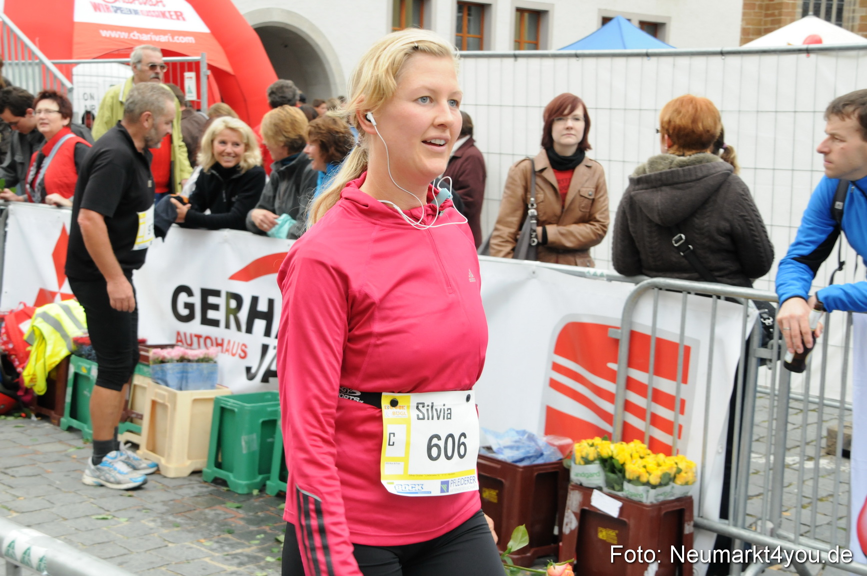 0203 Zieleinlauf Stadtlauf Neumarkt 2008