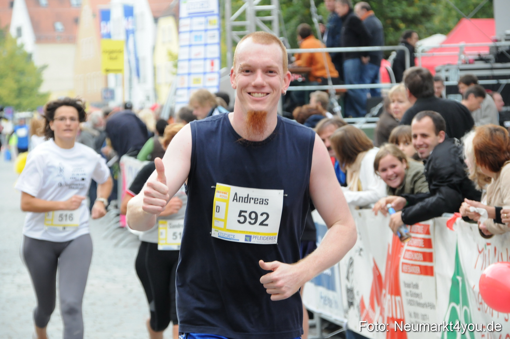 0204 Zieleinlauf Stadtlauf Neumarkt 2008