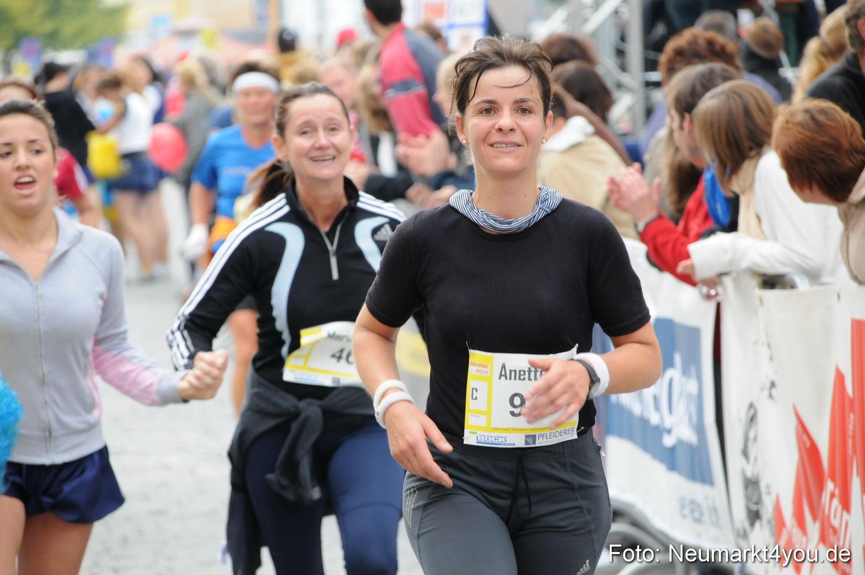 0205 Zieleinlauf Stadtlauf Neumarkt 2008