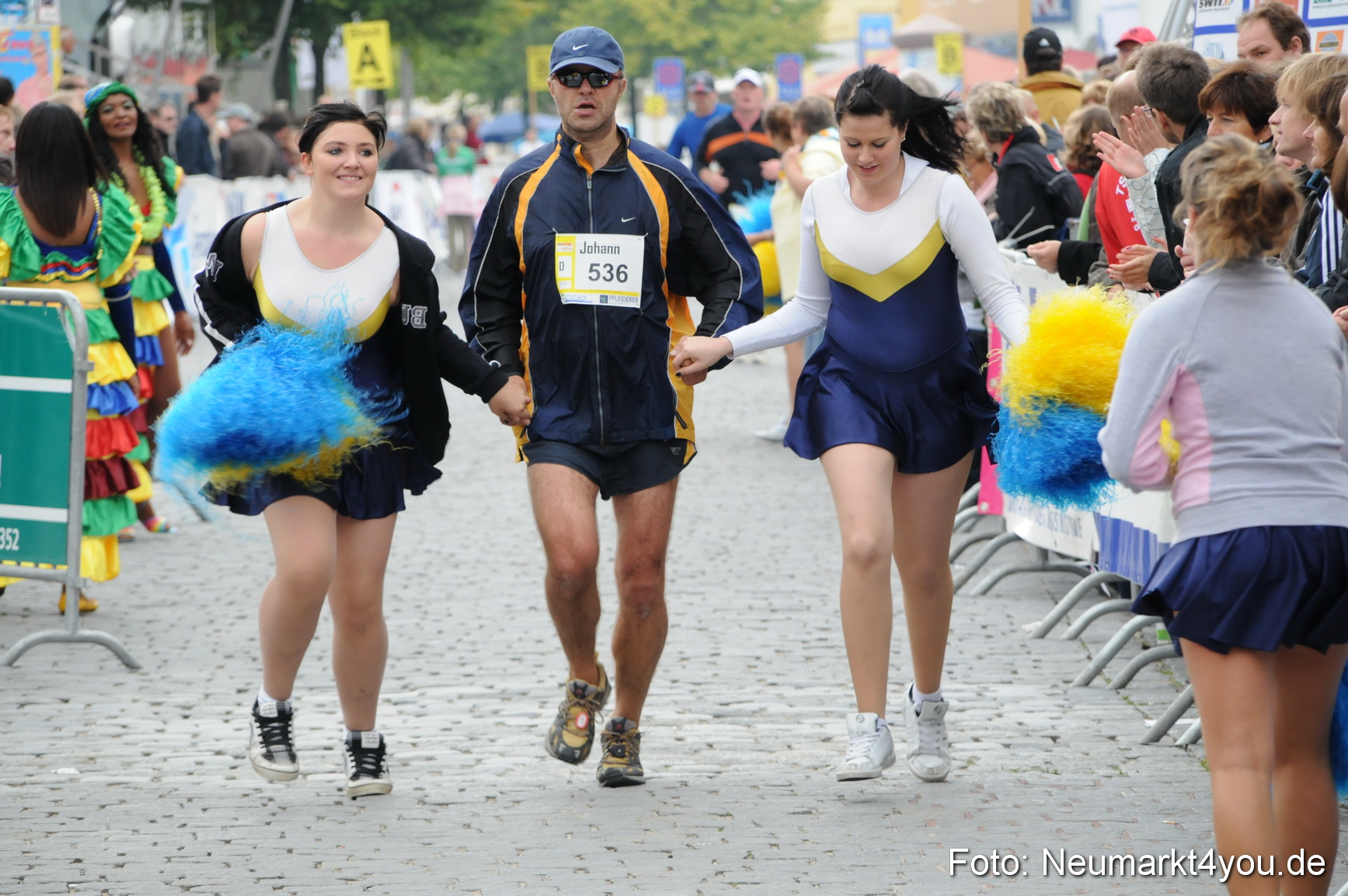 0206 Zieleinlauf Stadtlauf Neumarkt 2008
